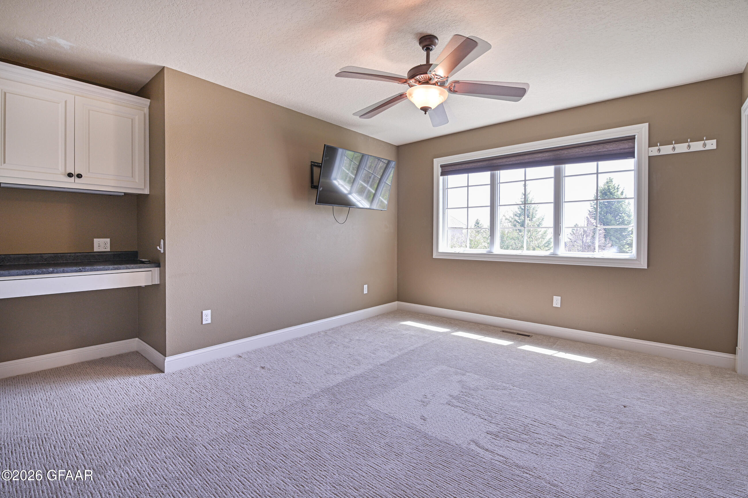 738 VINEYARD Circle