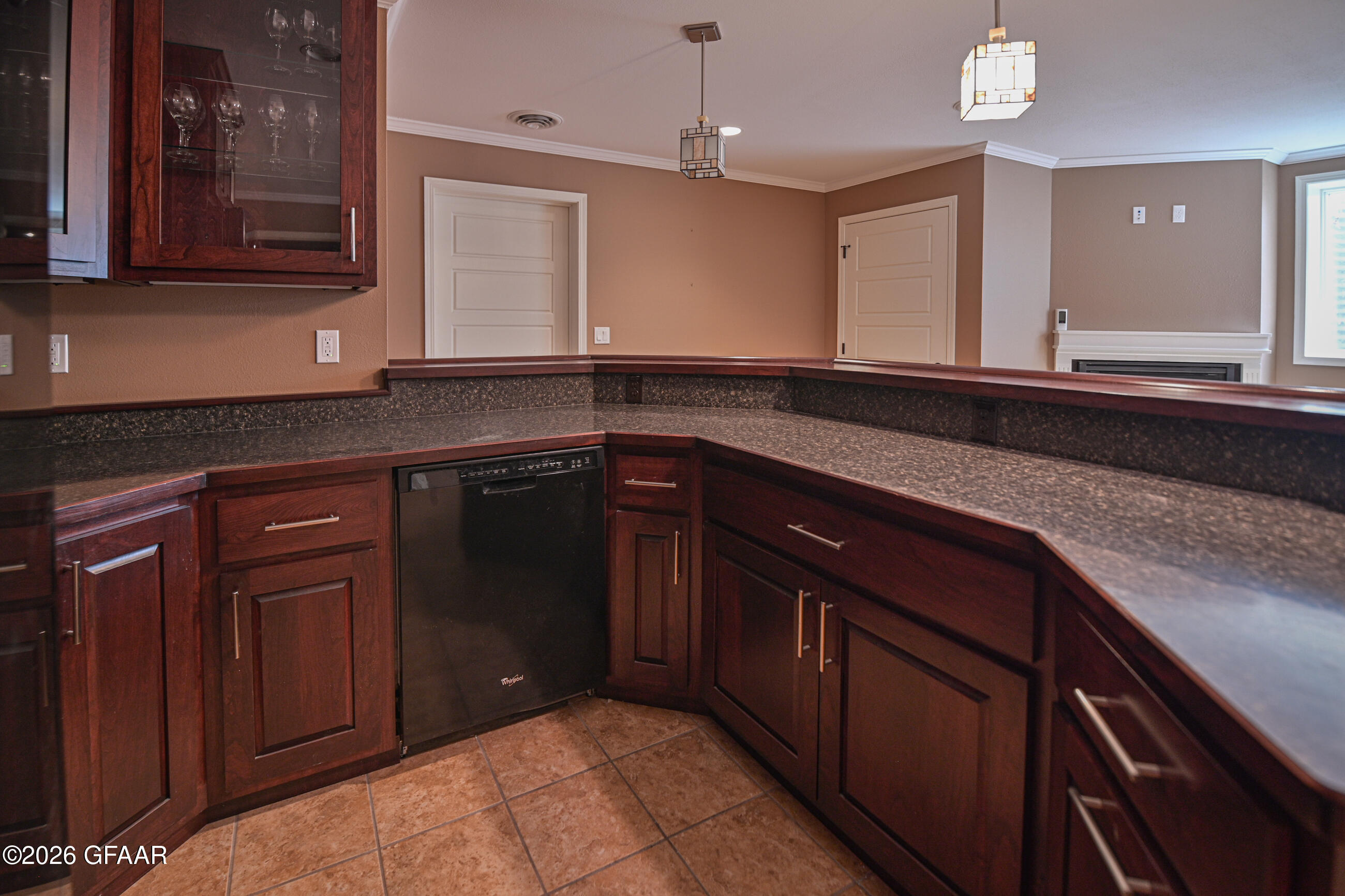 738 VINEYARD Circle