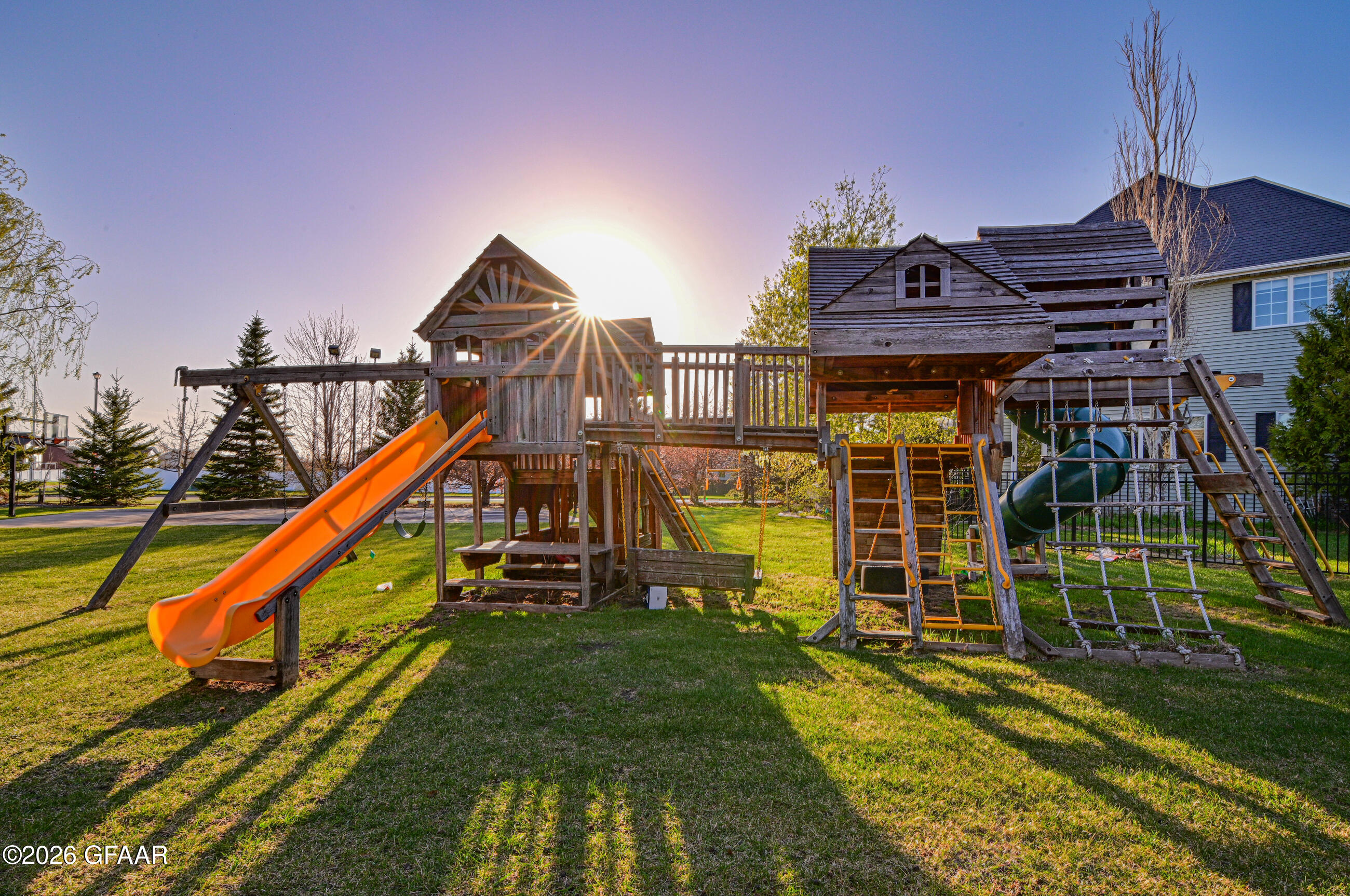 738 VINEYARD Circle