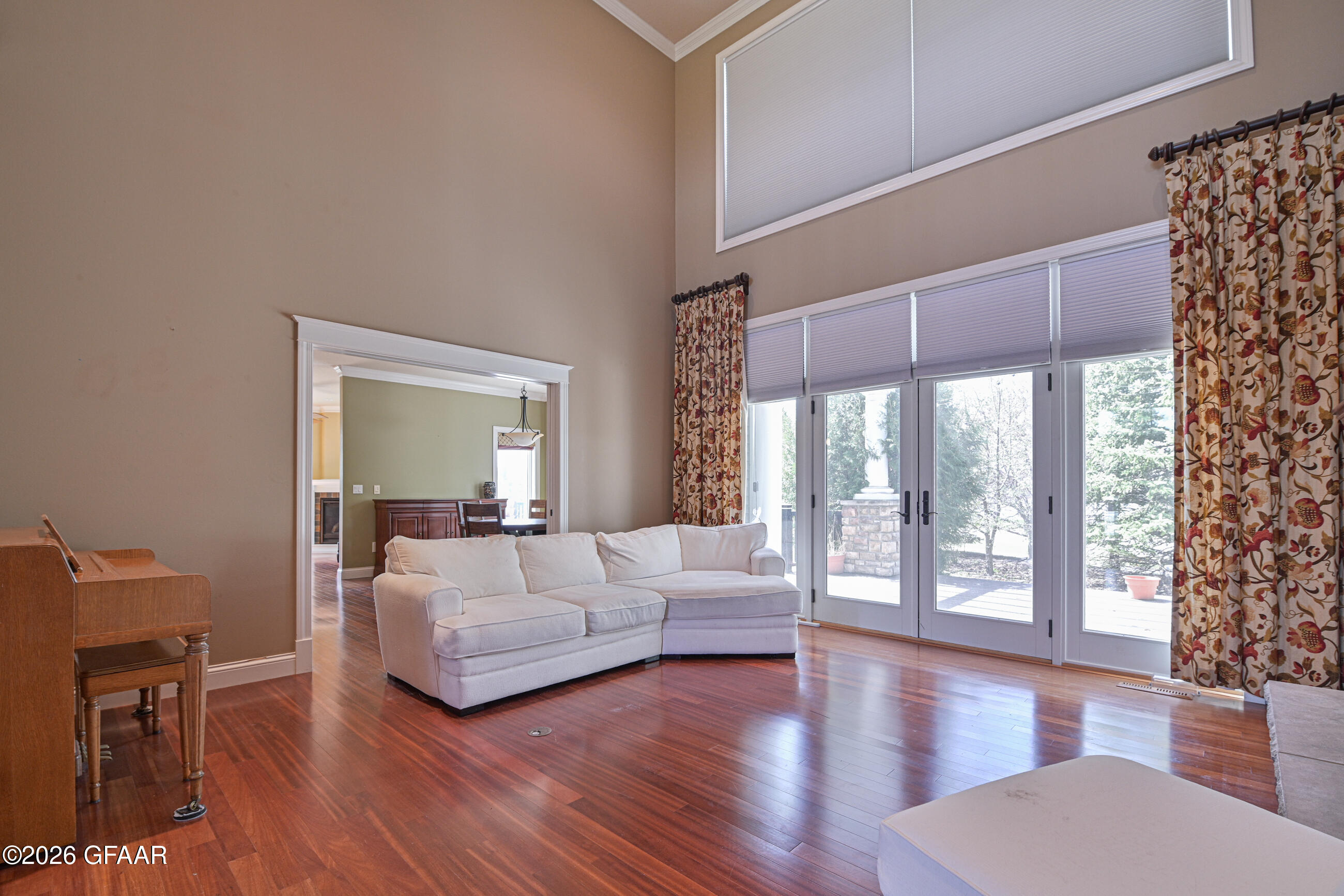 738 VINEYARD Circle