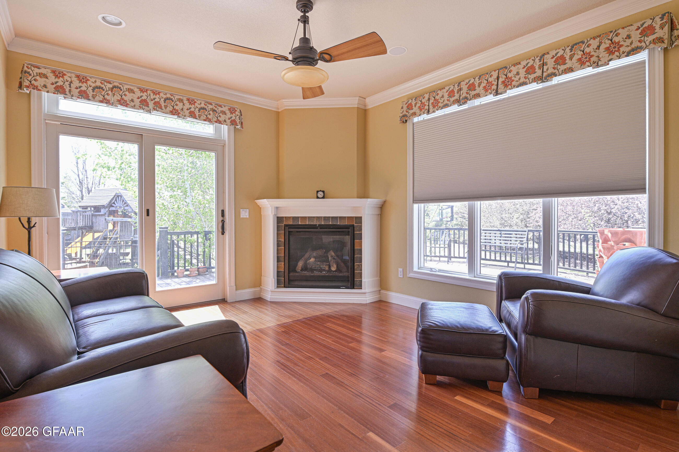 738 VINEYARD Circle