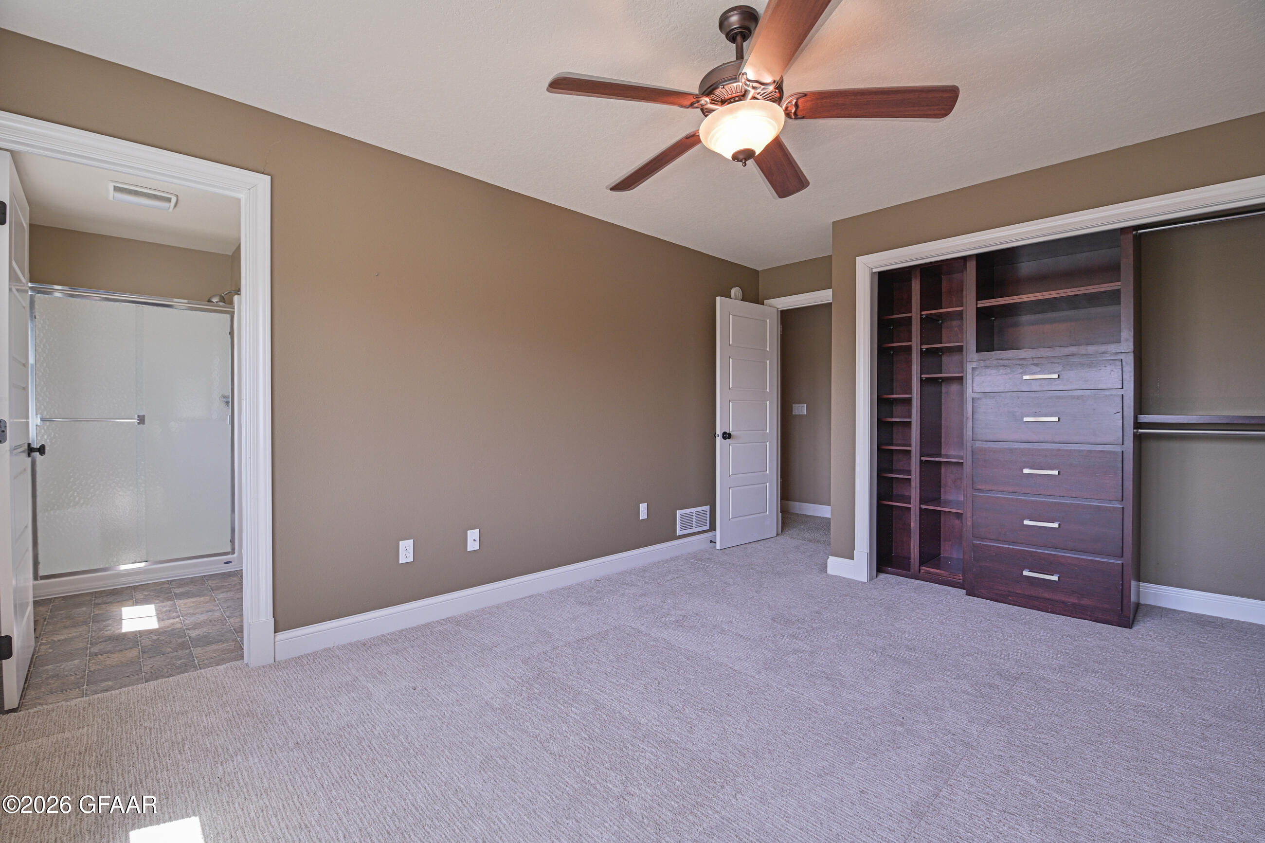 738 VINEYARD Circle