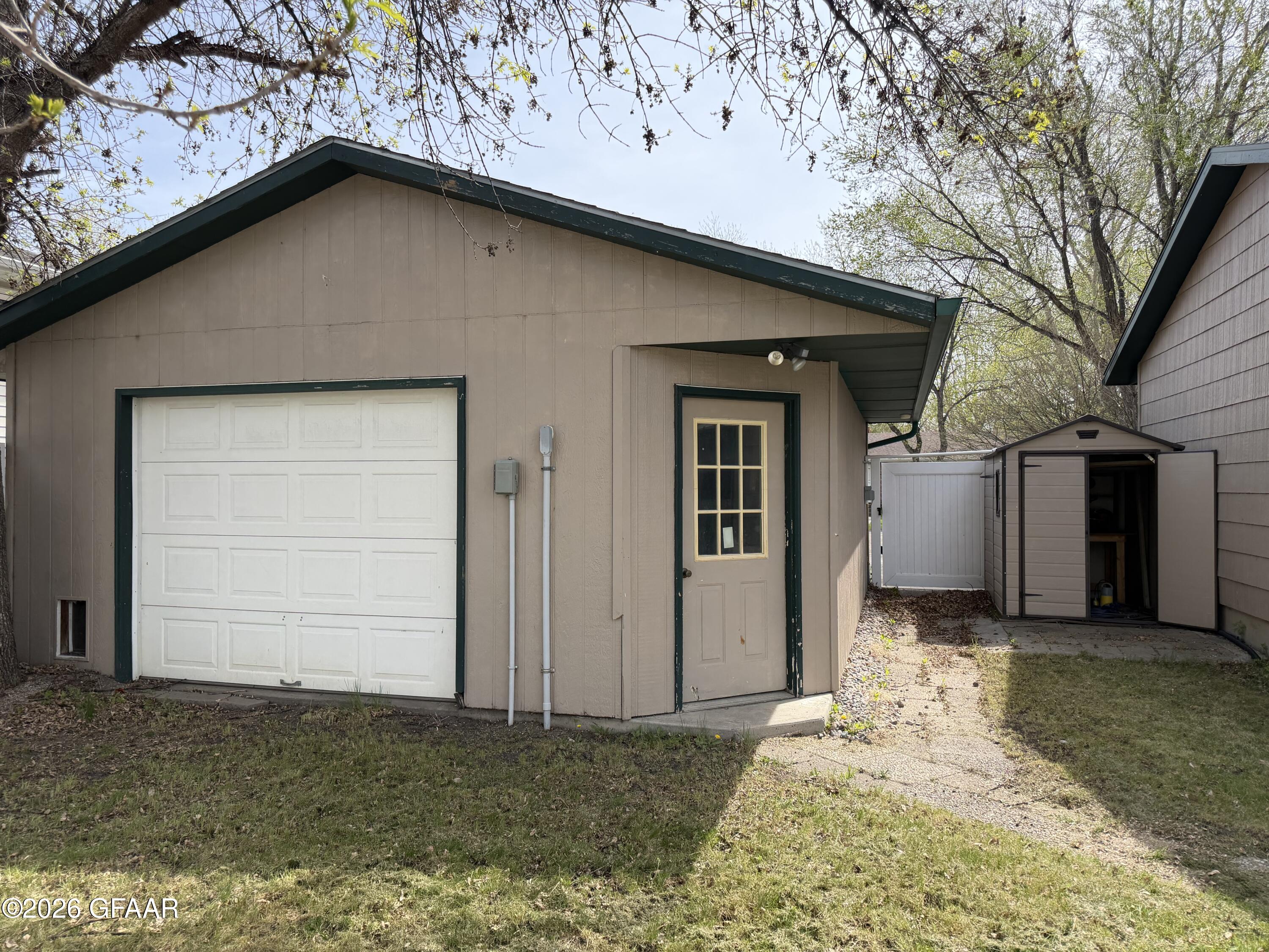 29 WILLOW Court