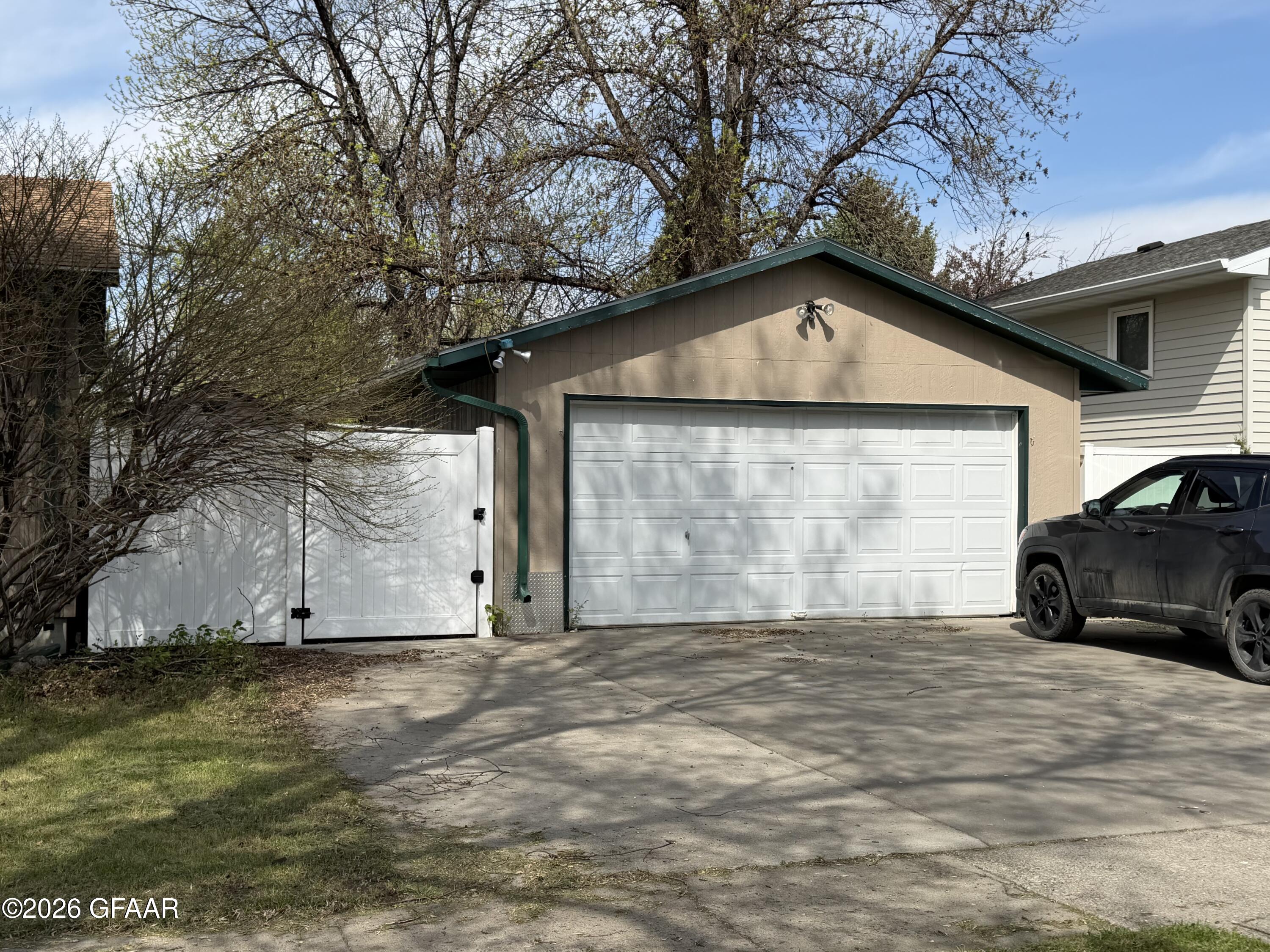 29 WILLOW Court