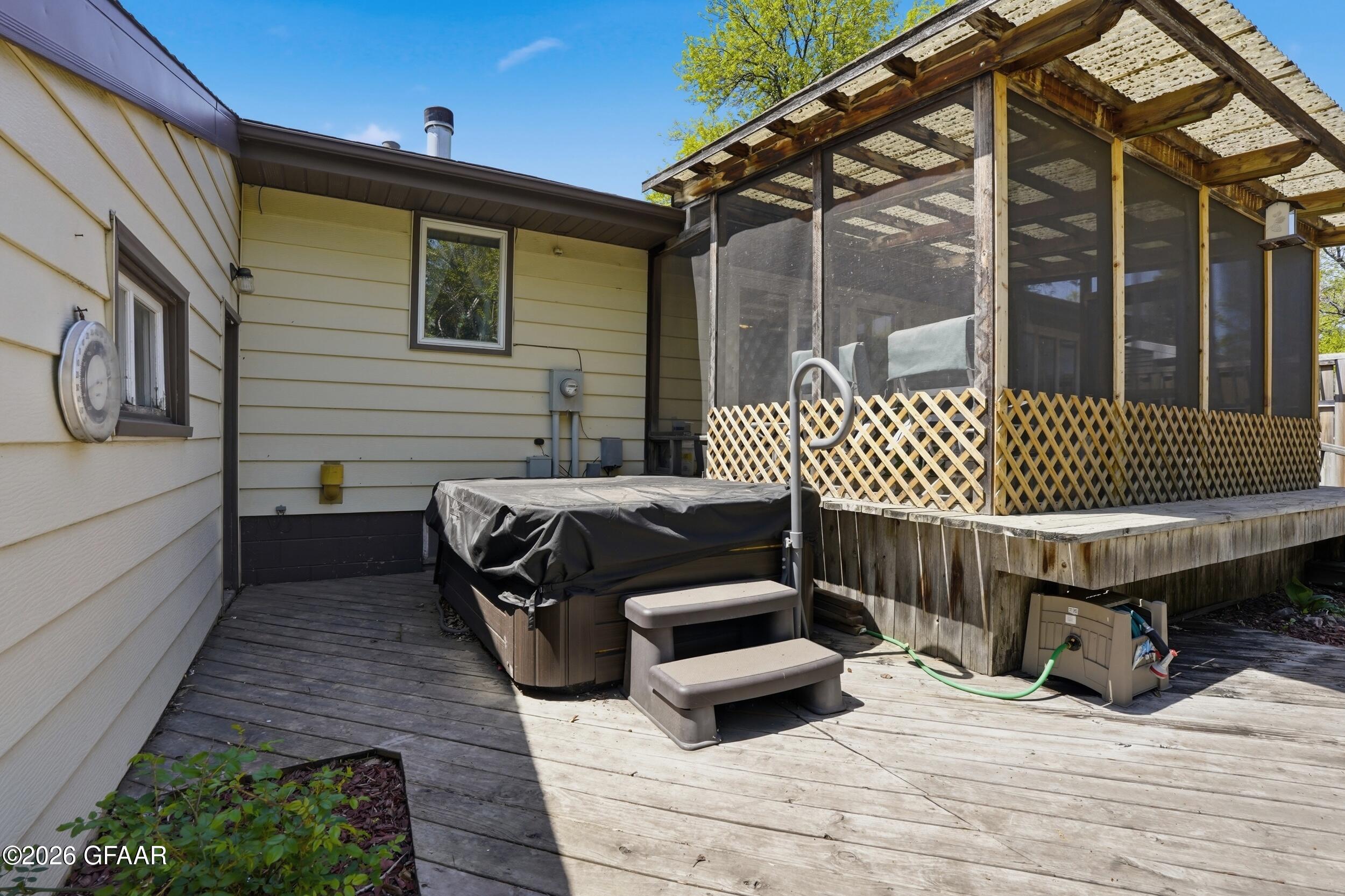 407 MERO Court SE