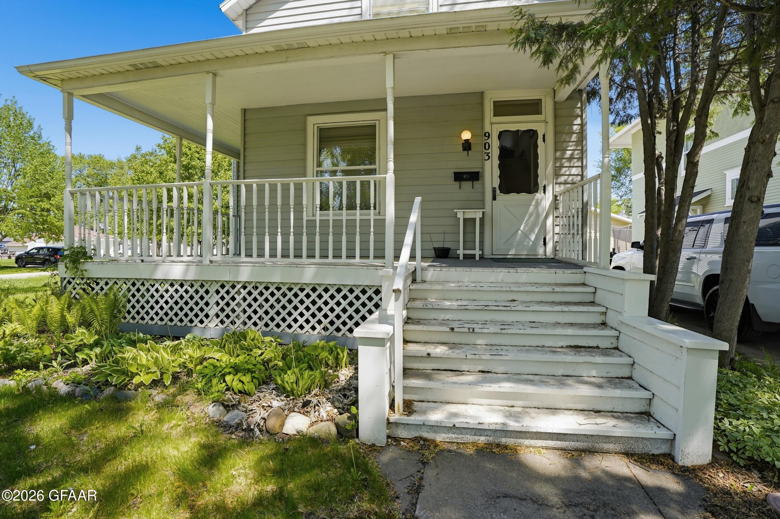903 REEVES Drive