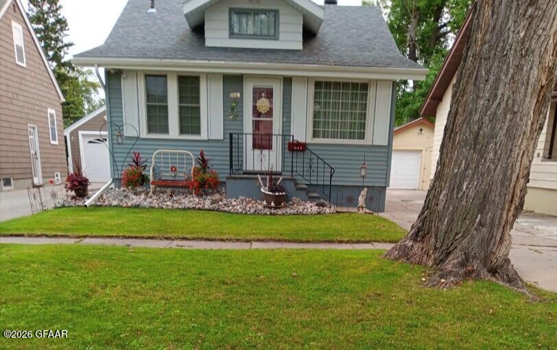 1109 COTTONWOOD Street