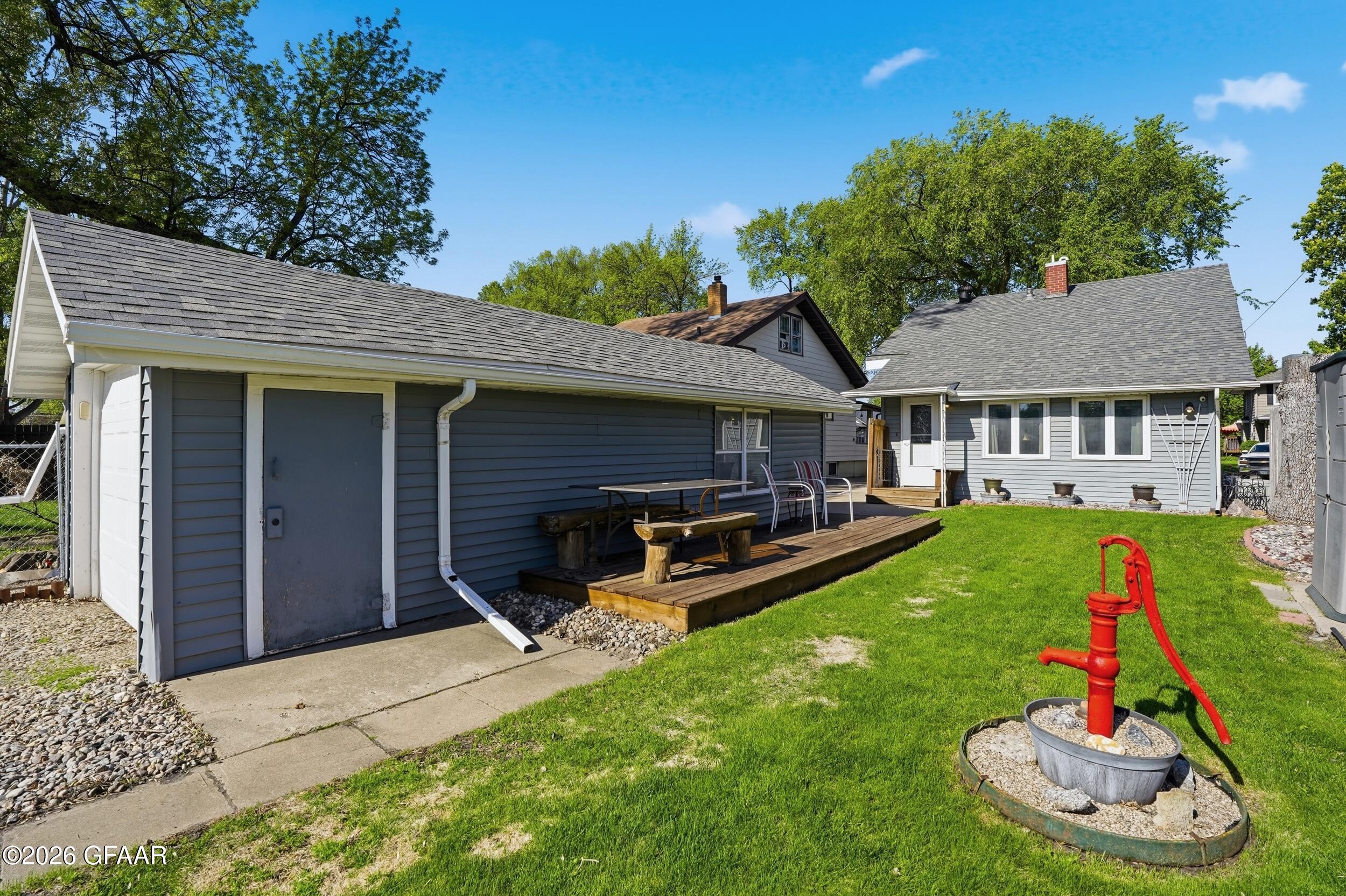 1109 COTTONWOOD Street