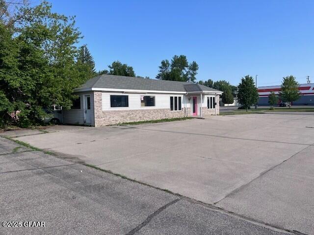 910 WASHINGTON Street S