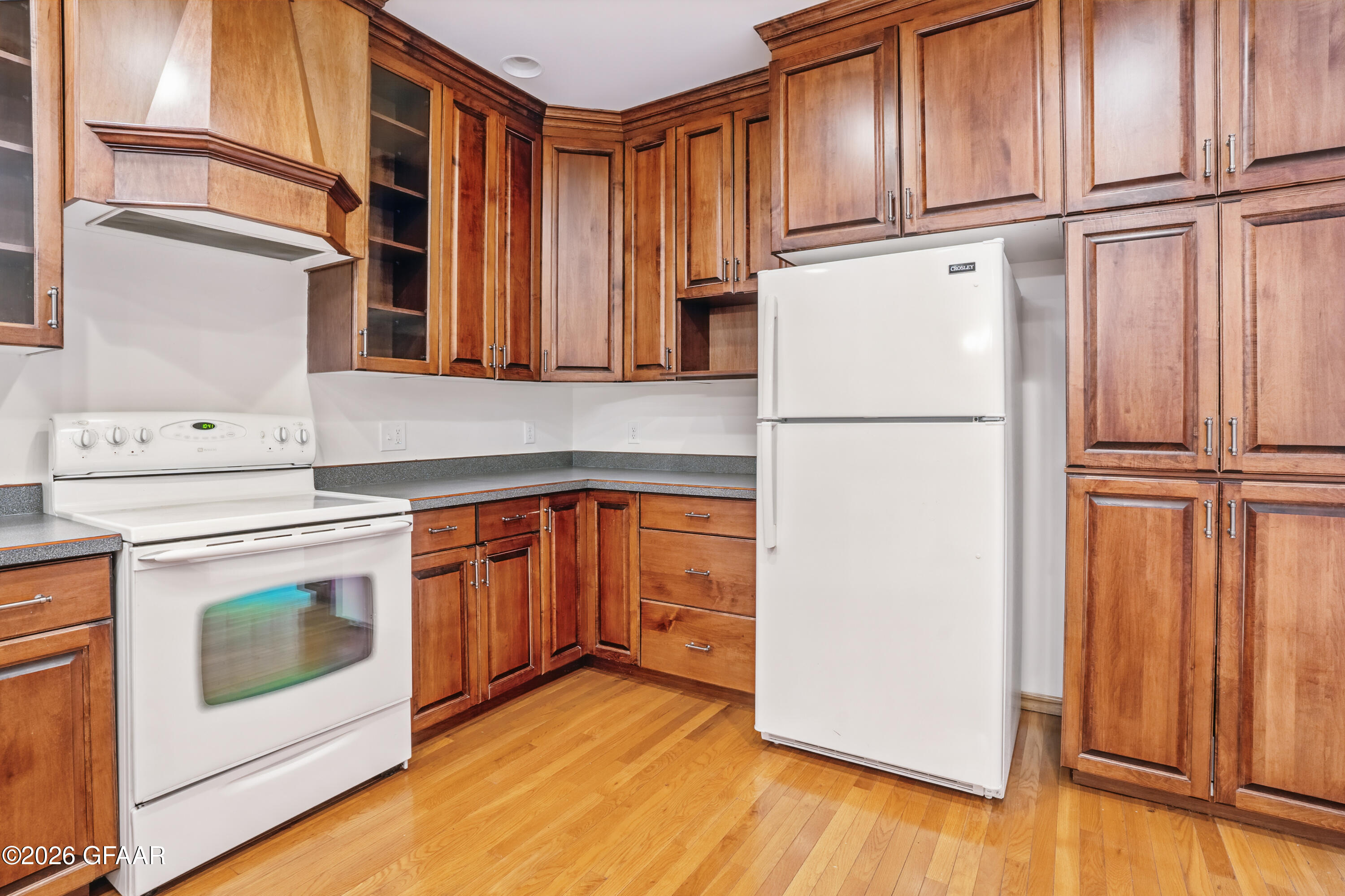 107 JOHNSON Avenue E