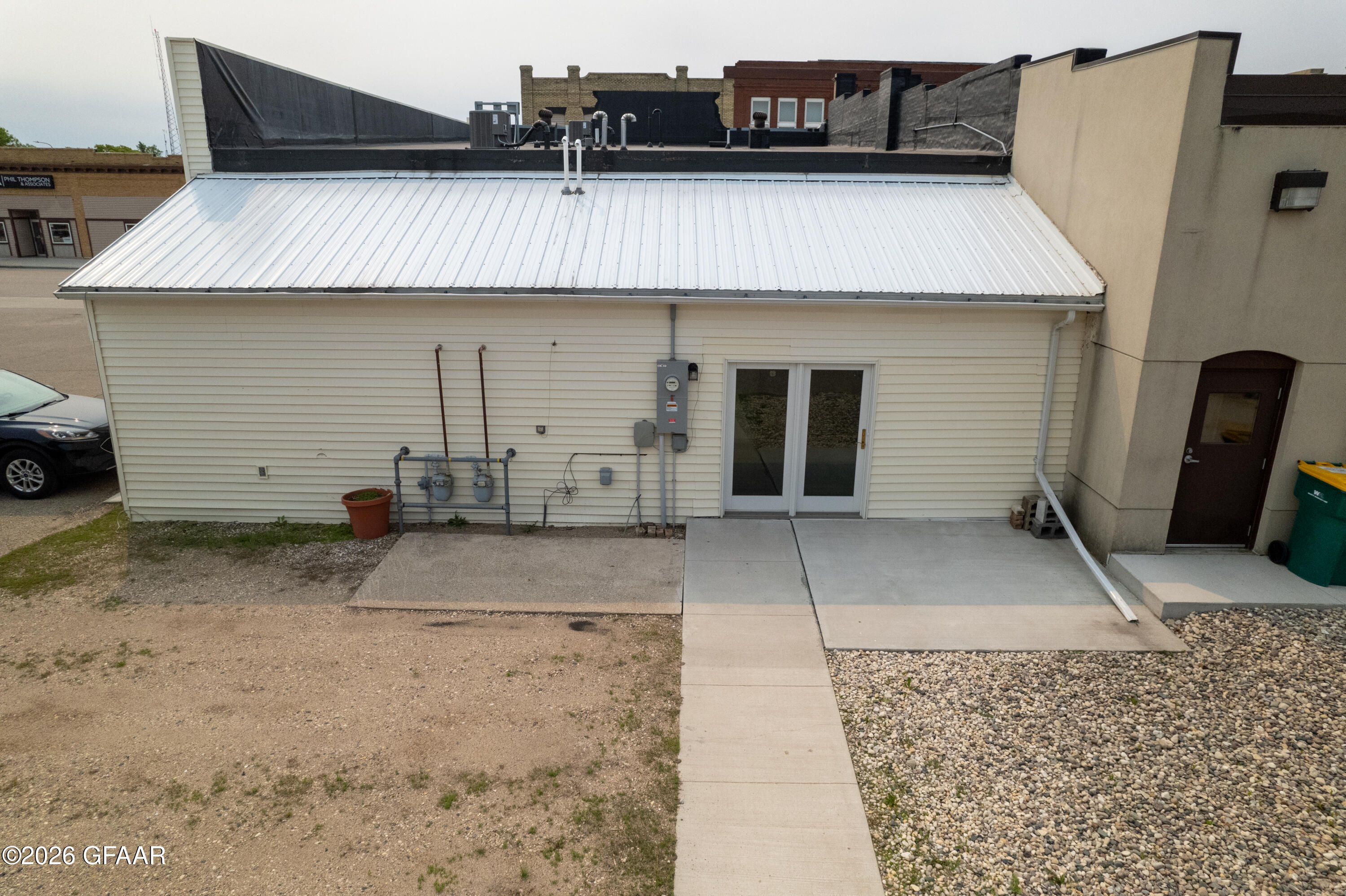 107 JOHNSON Avenue E