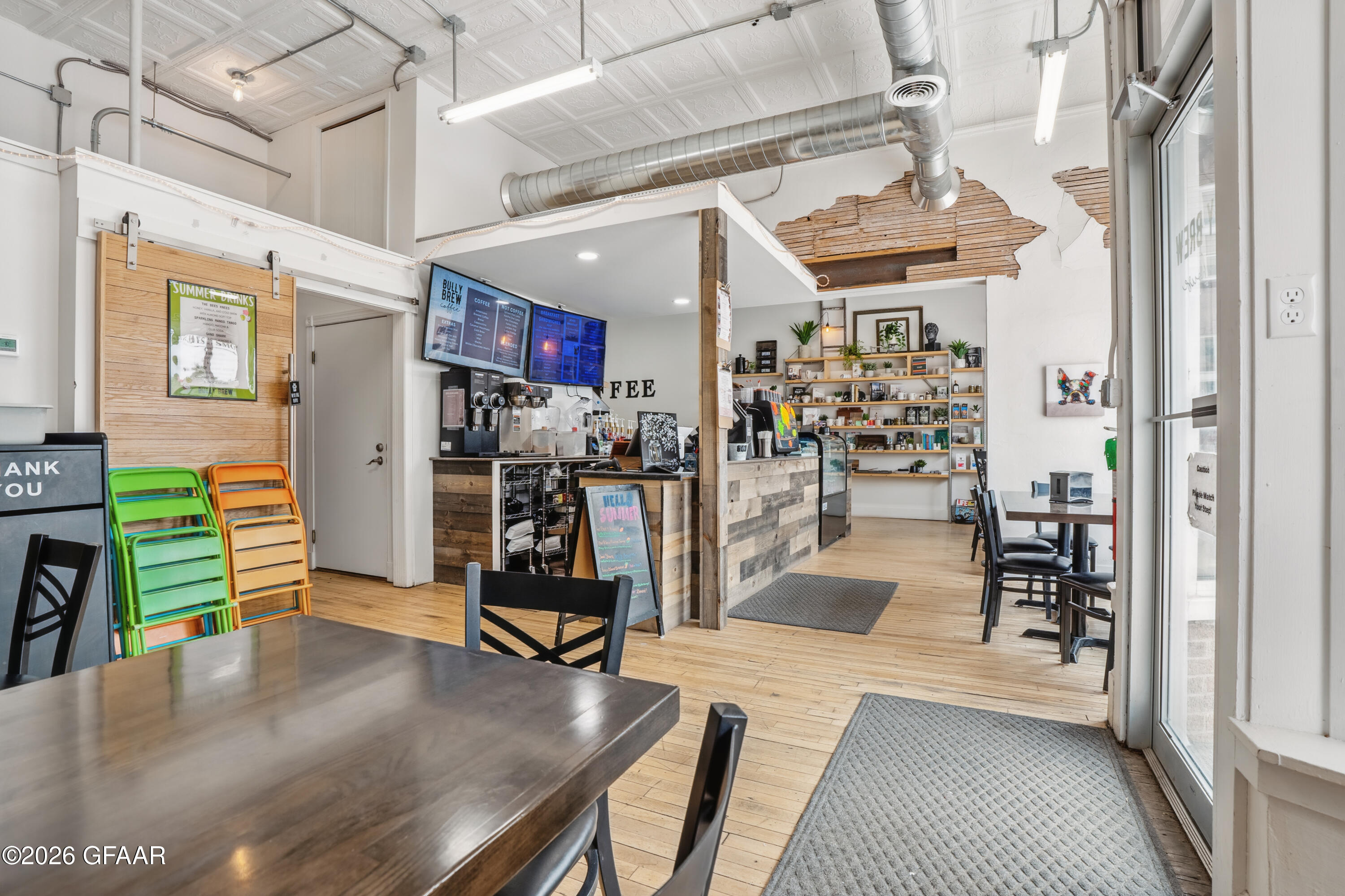 107 JOHNSON Avenue E