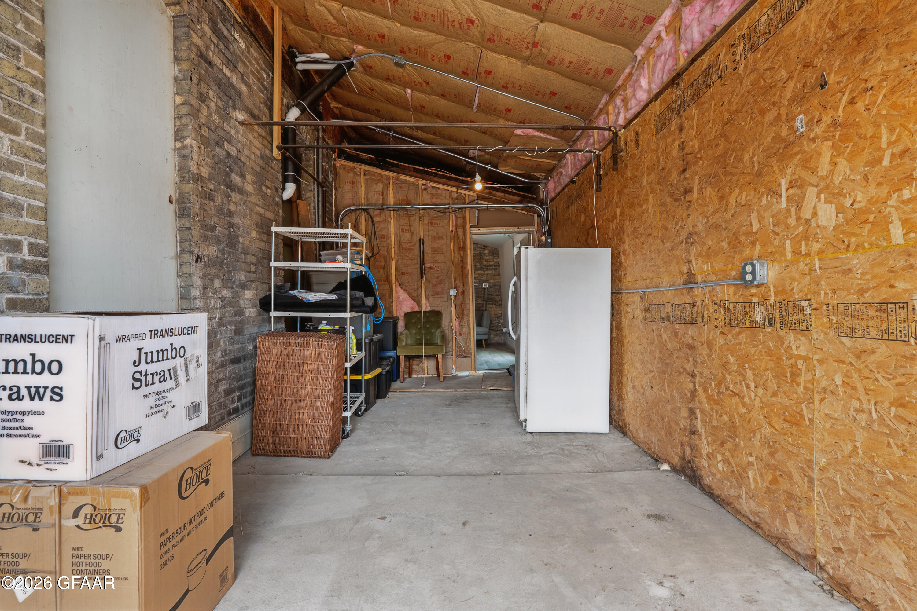 107 JOHNSON Avenue E