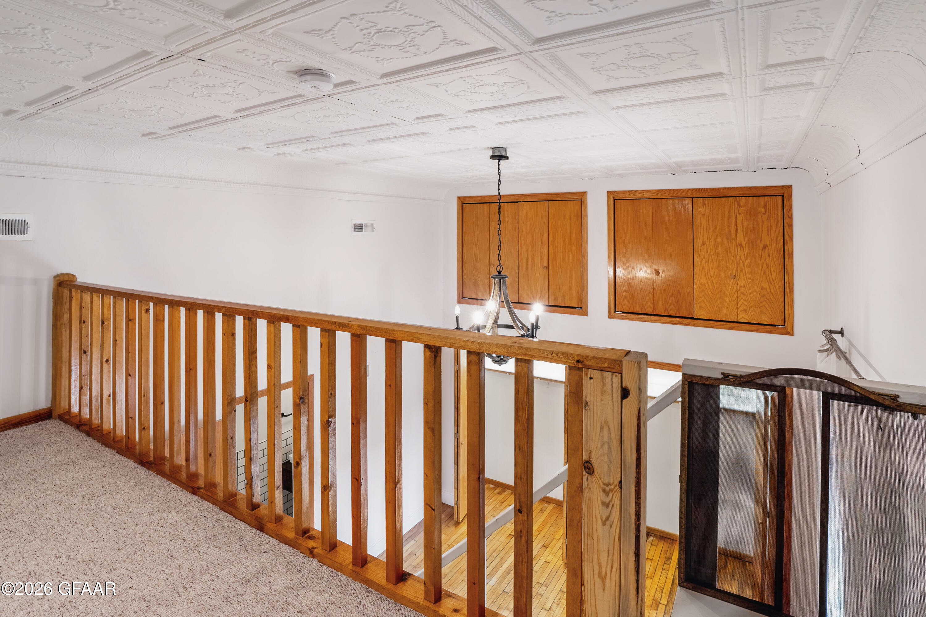 107 JOHNSON Avenue E