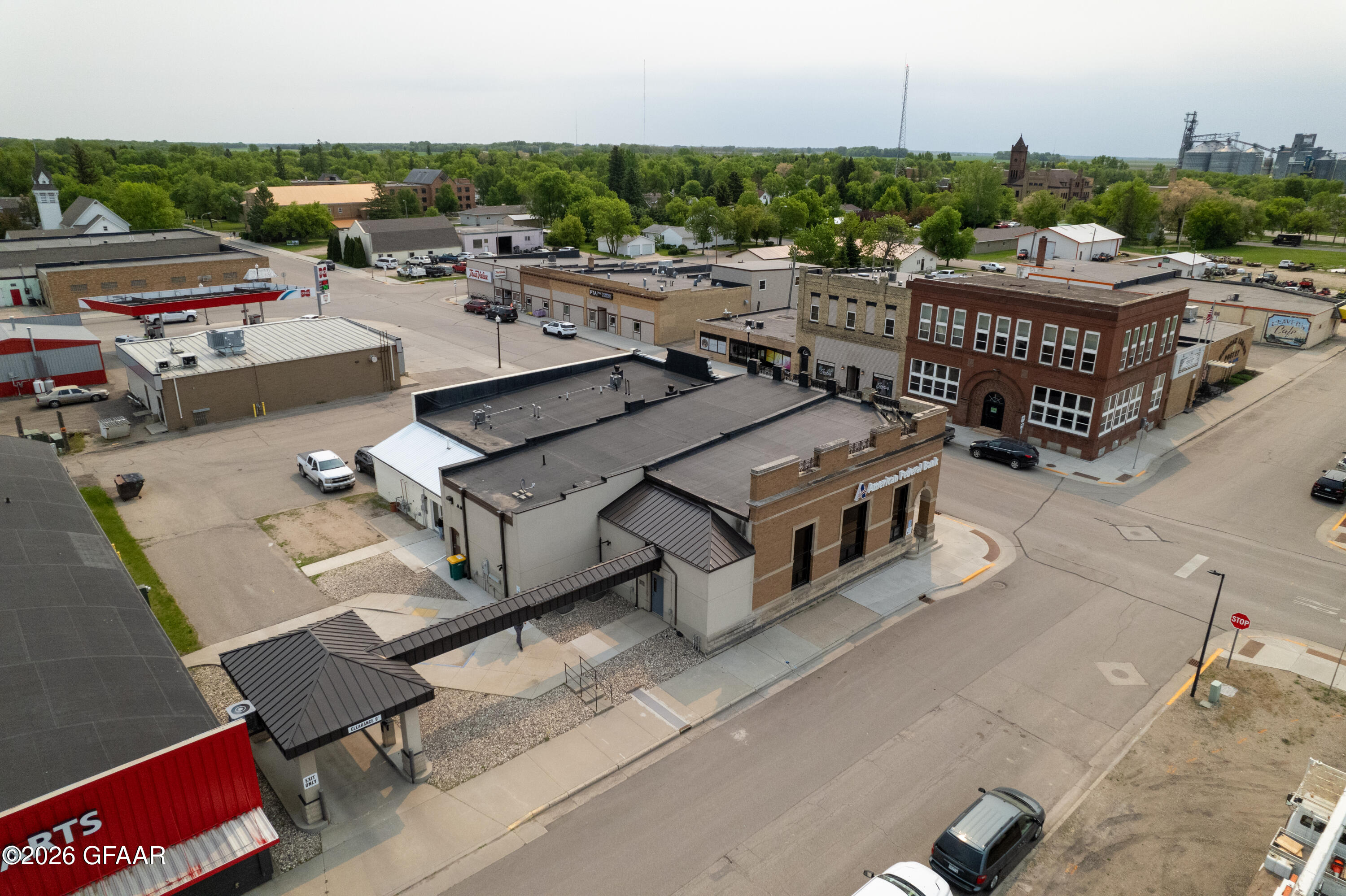 107 JOHNSON Avenue E