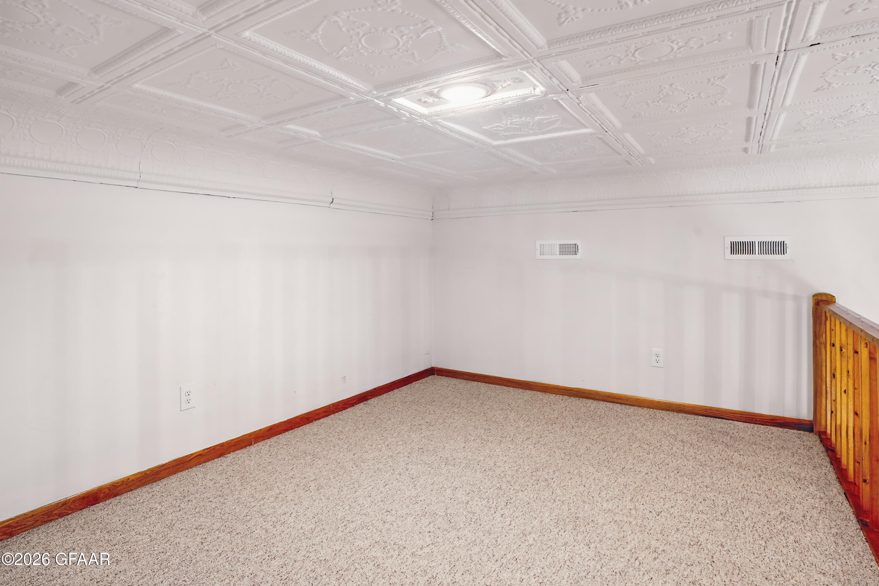 107 JOHNSON Avenue E