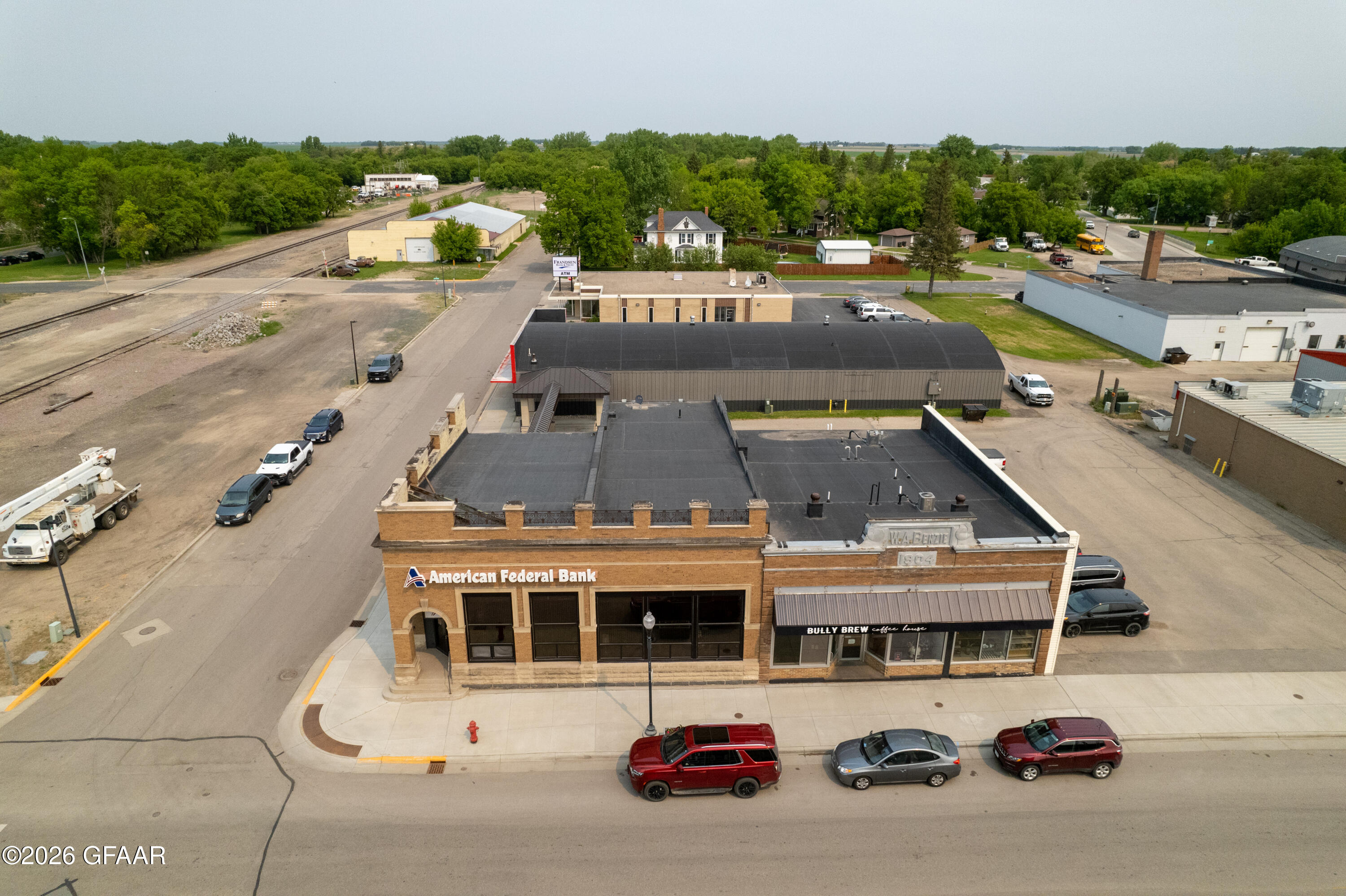 107 JOHNSON Avenue E