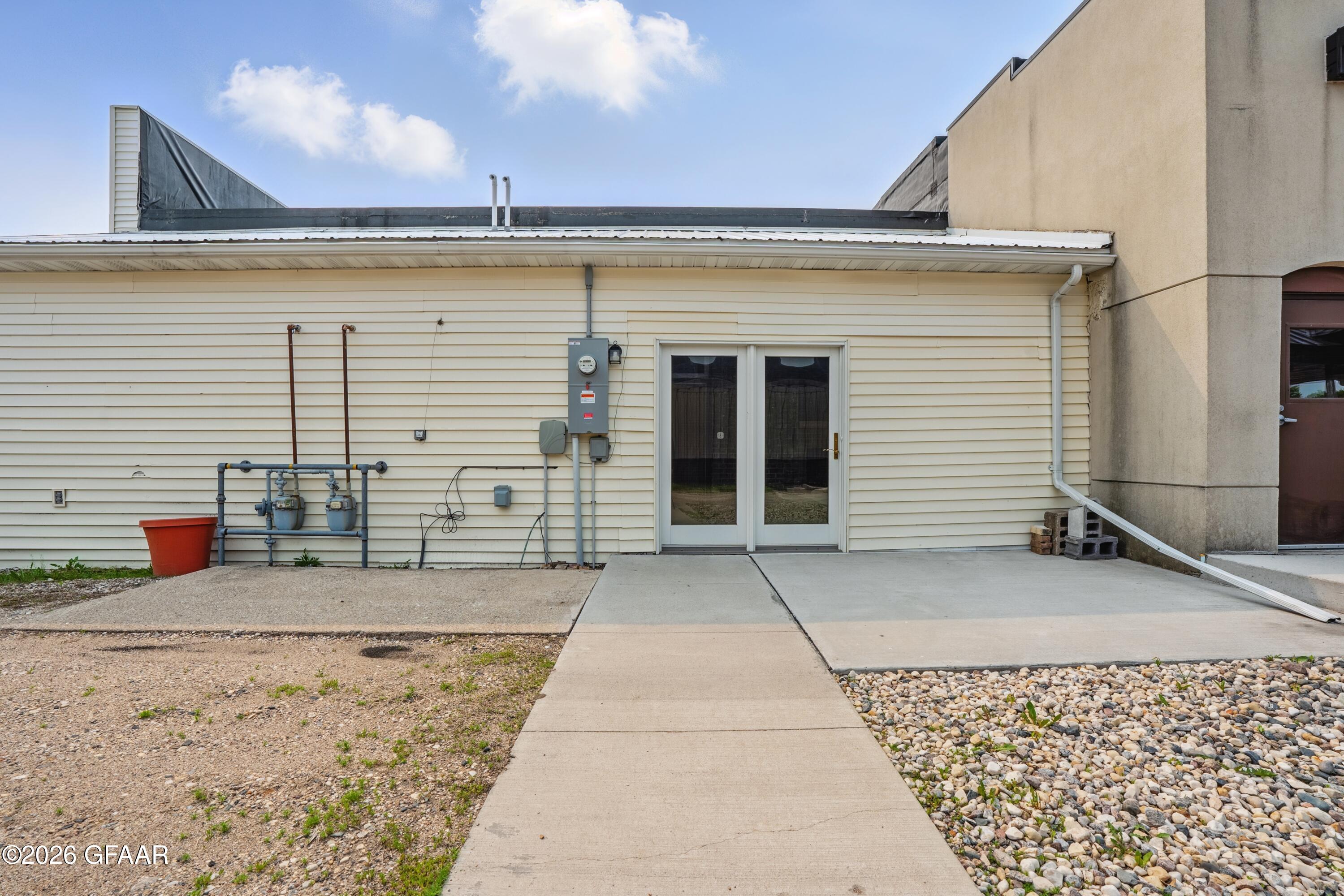 107 JOHNSON Avenue E