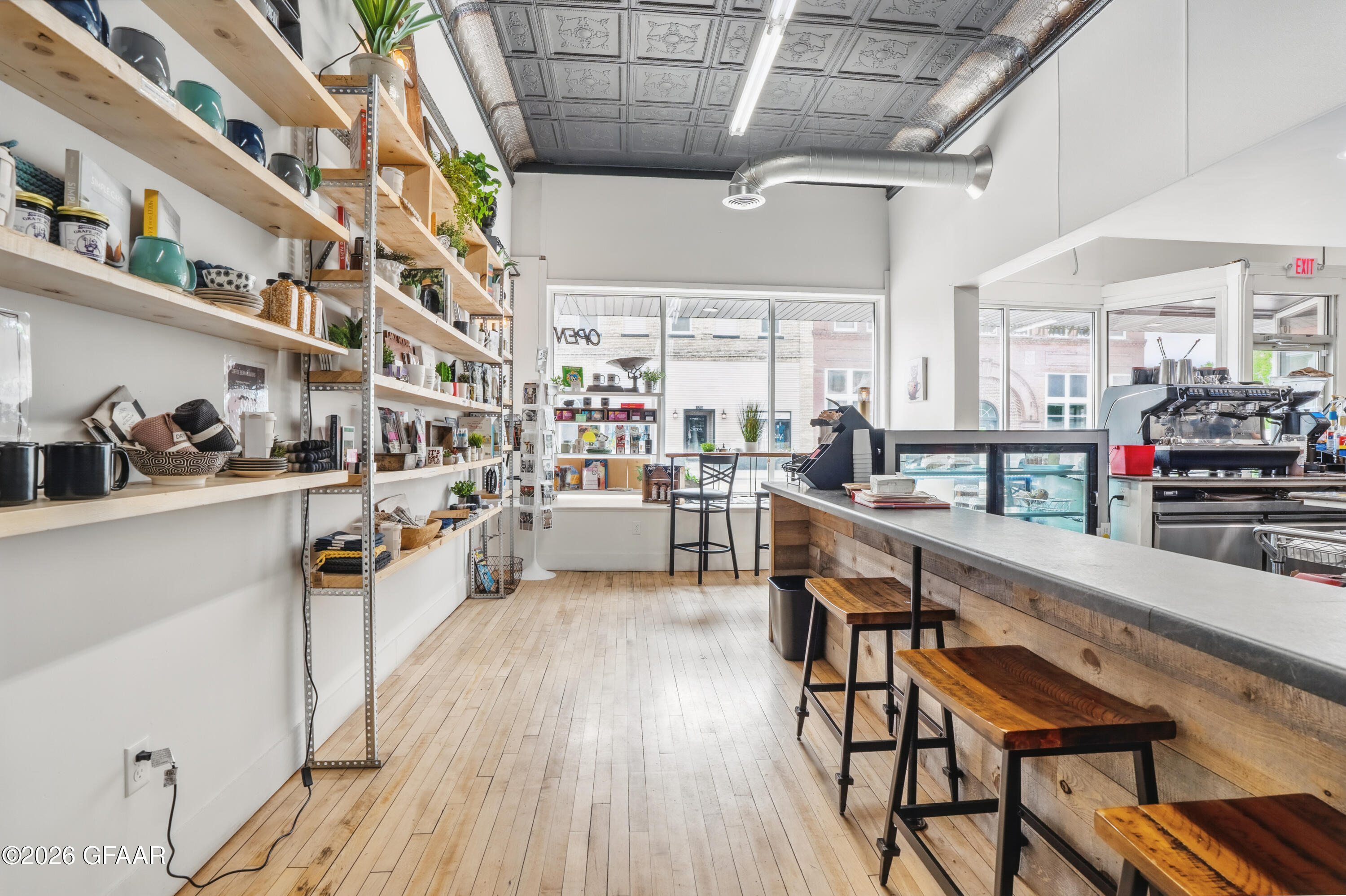 107 JOHNSON Avenue E