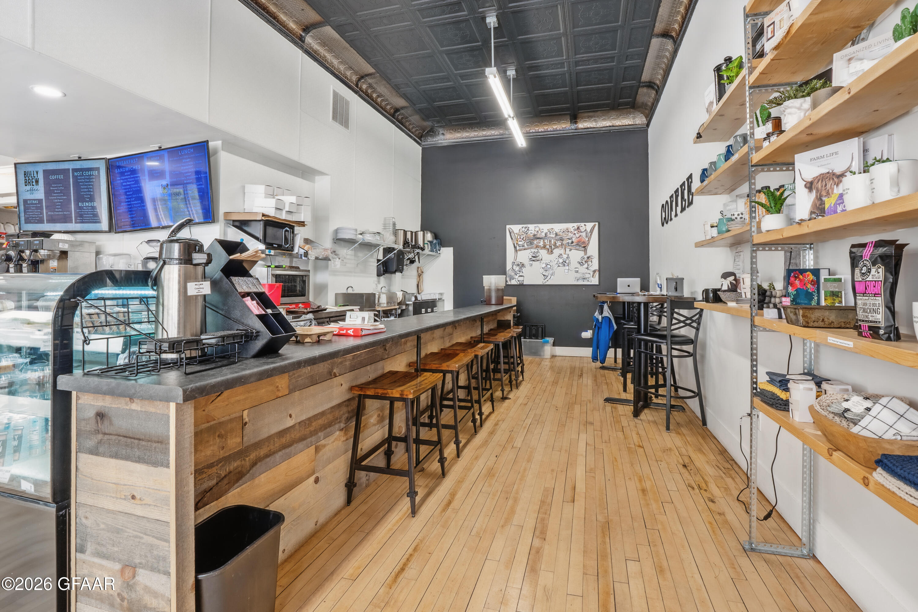 107 JOHNSON Avenue E