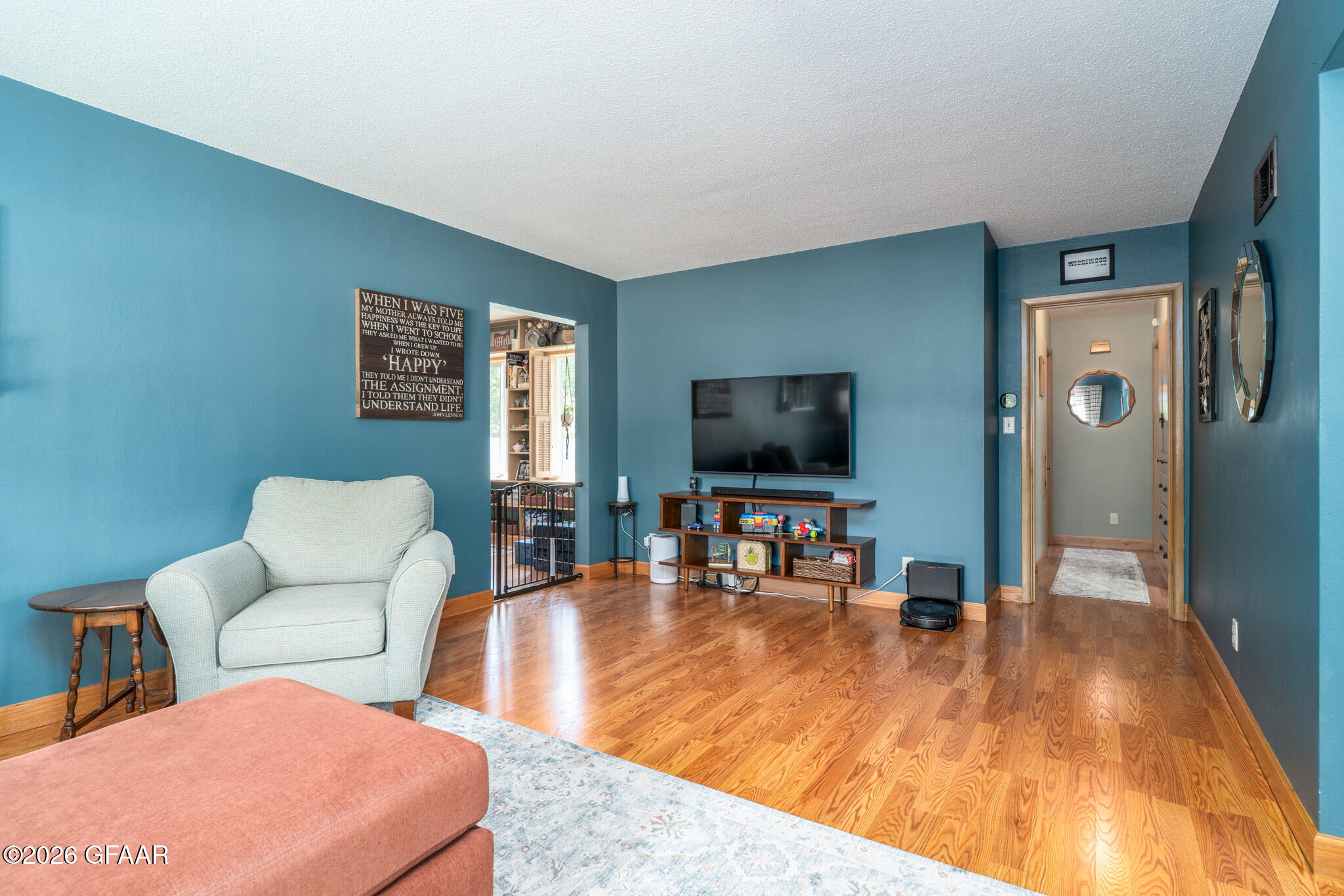 1529 CHESTNUT Place