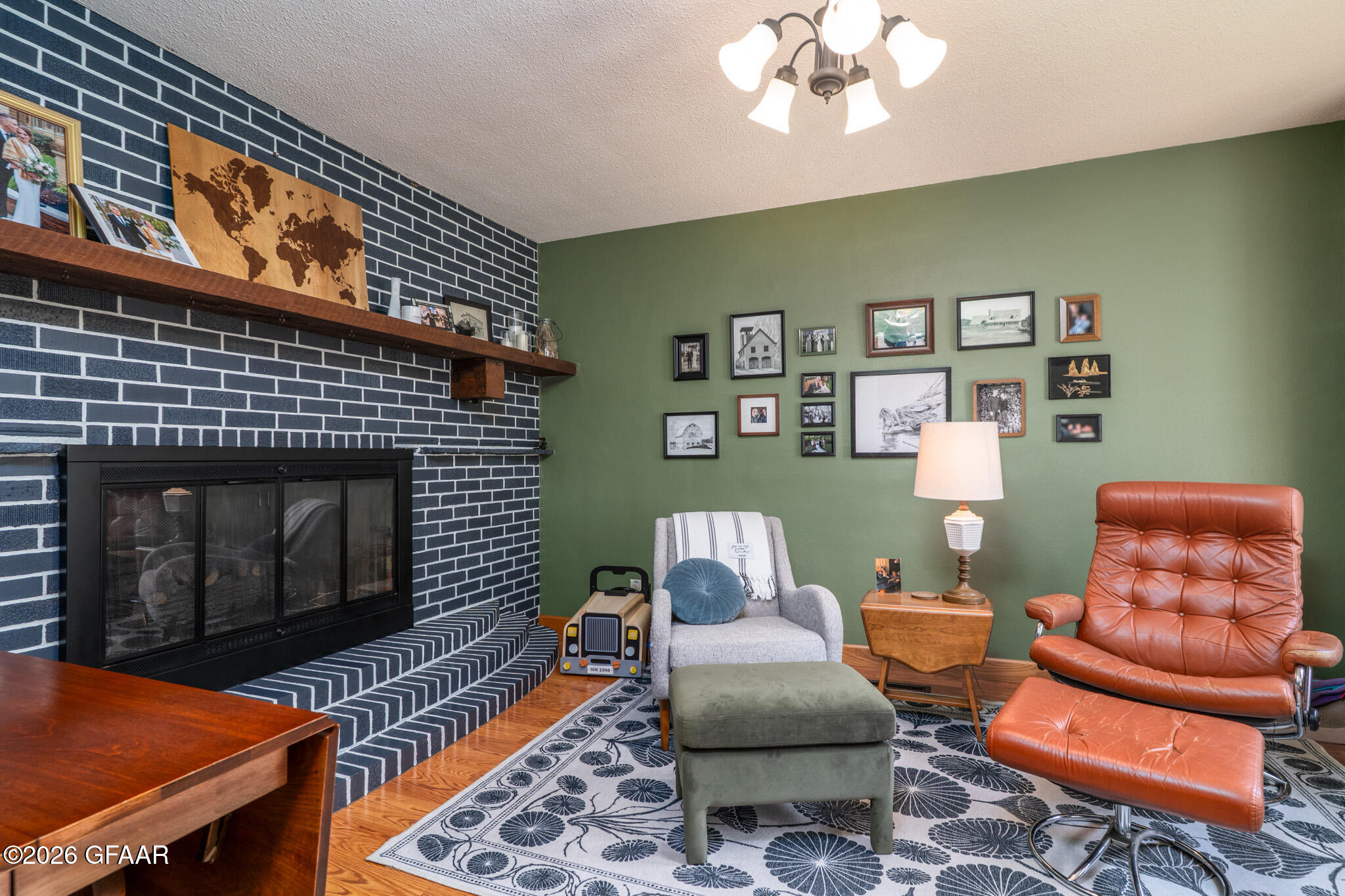 1529 CHESTNUT Place
