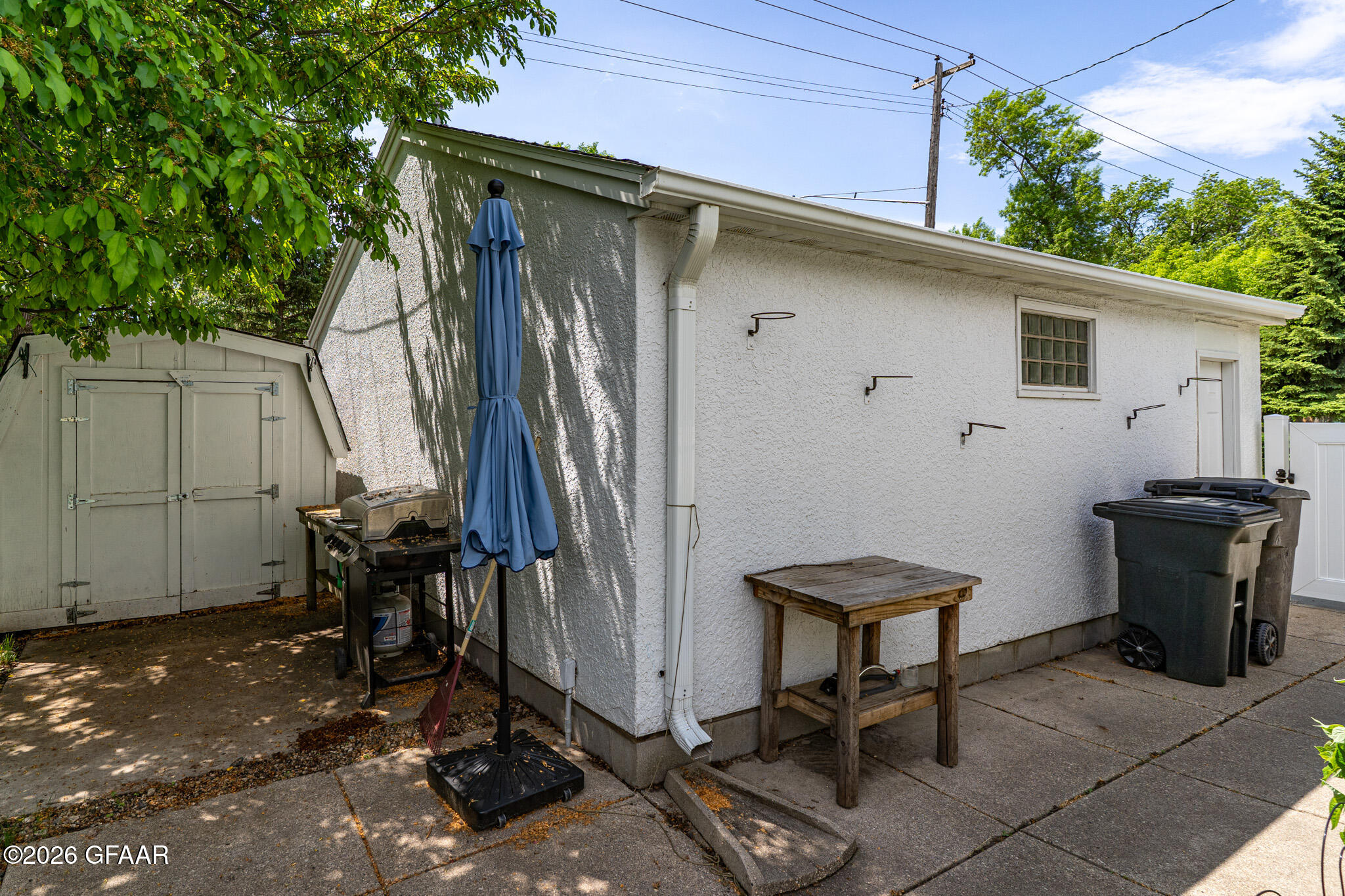 1529 CHESTNUT Place