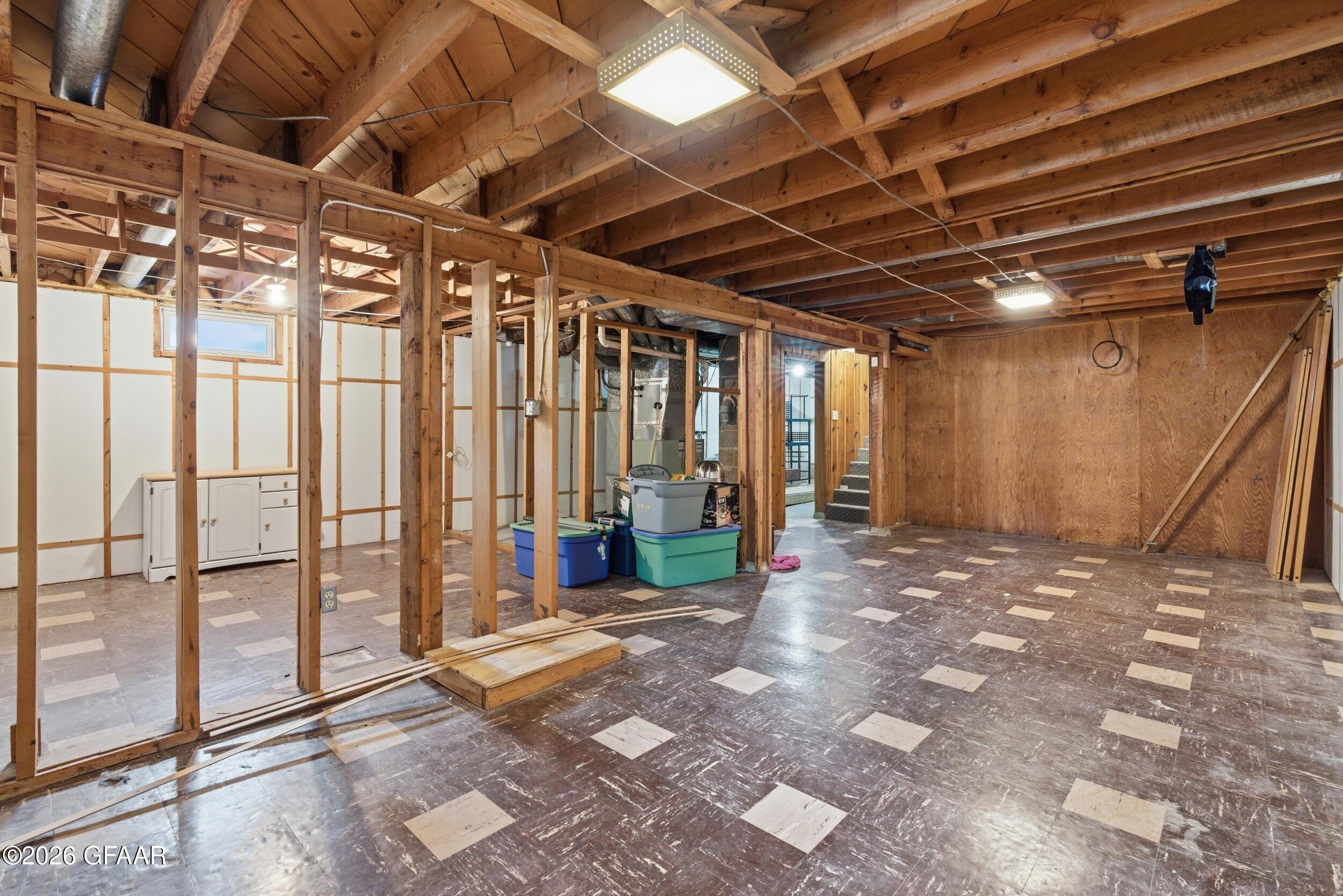 1704 10TH Avenue N