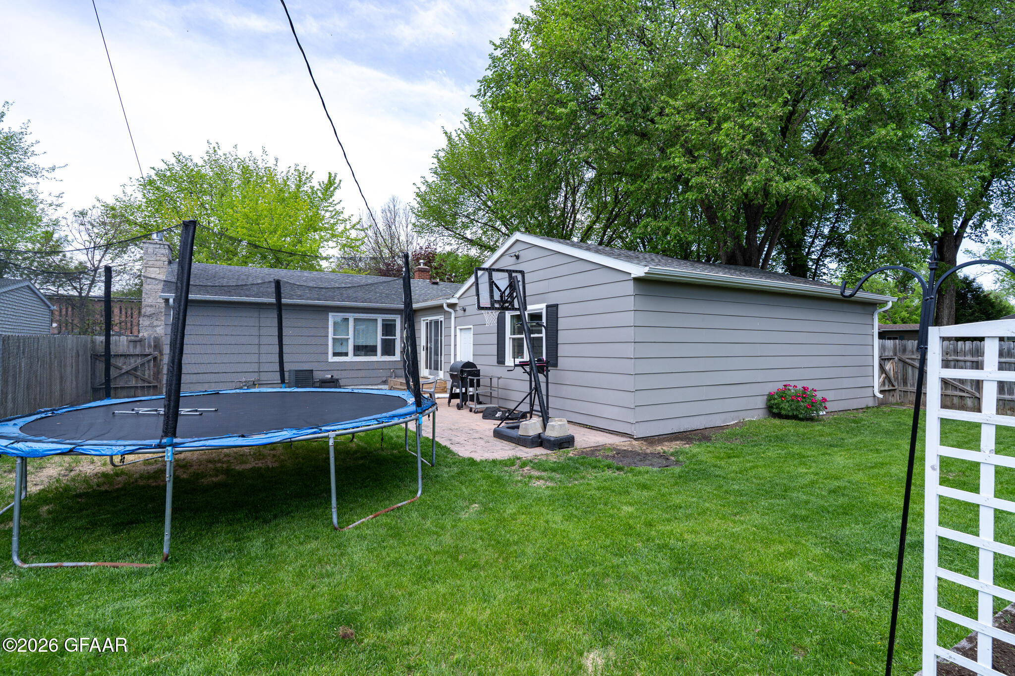 1403 OAK Street