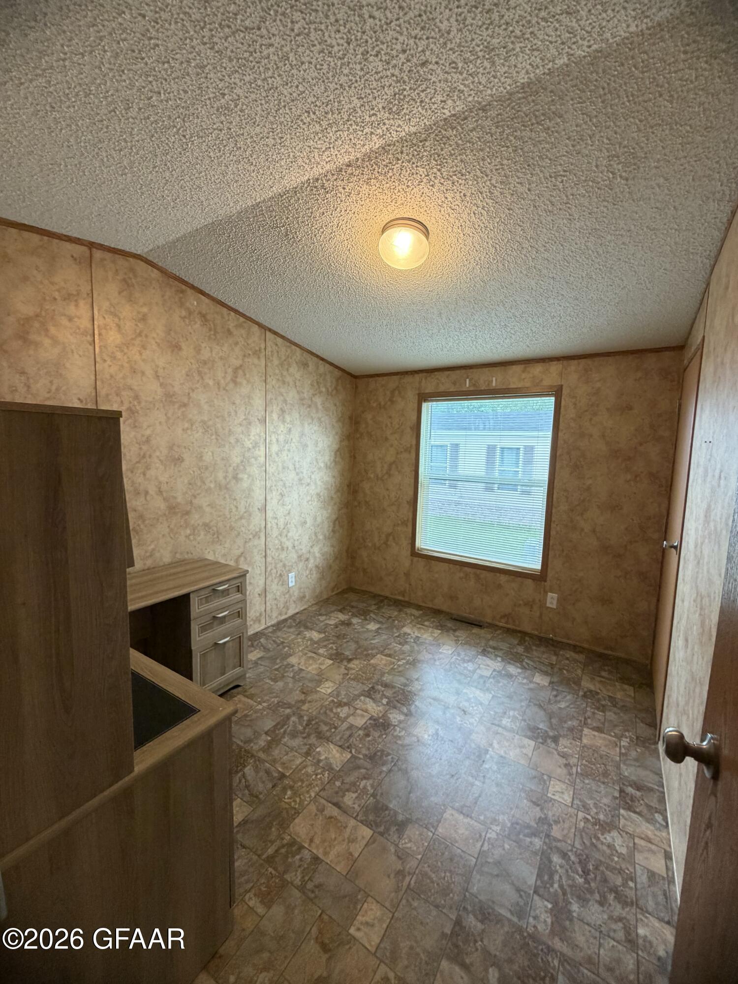 4914 GOLDEN GATE Drive