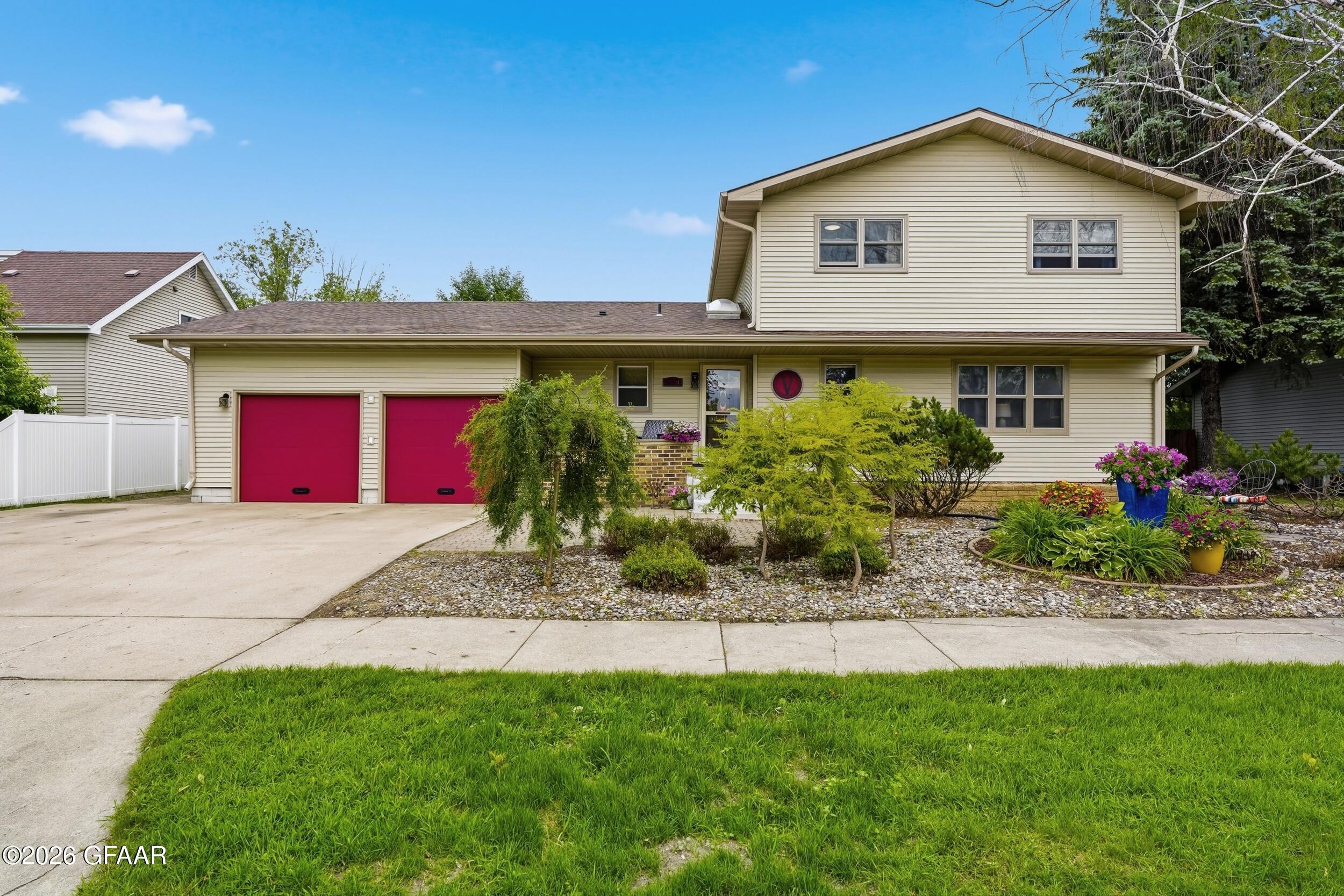 2229 FALLCREEK Court