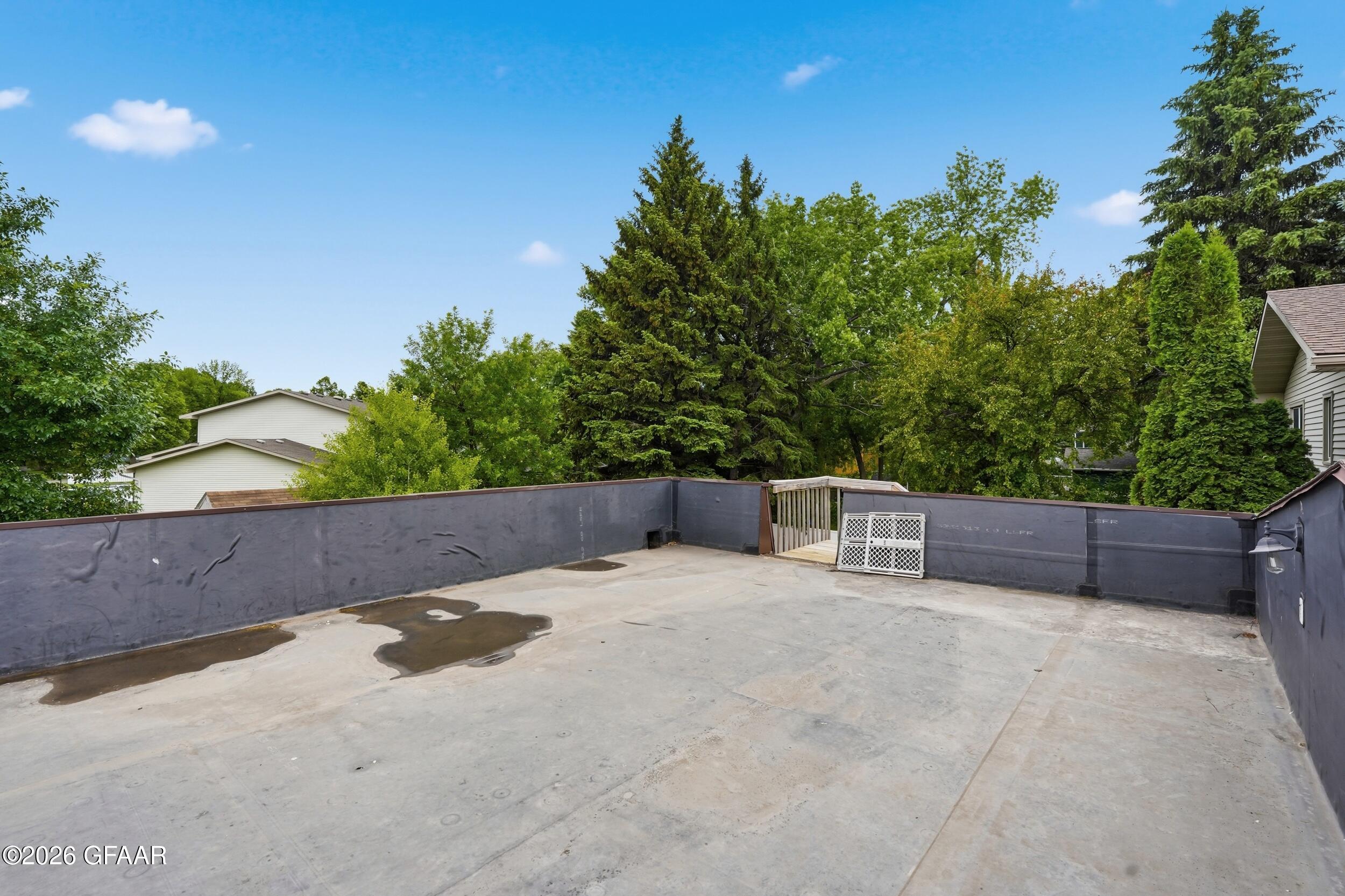 2229 FALLCREEK Court