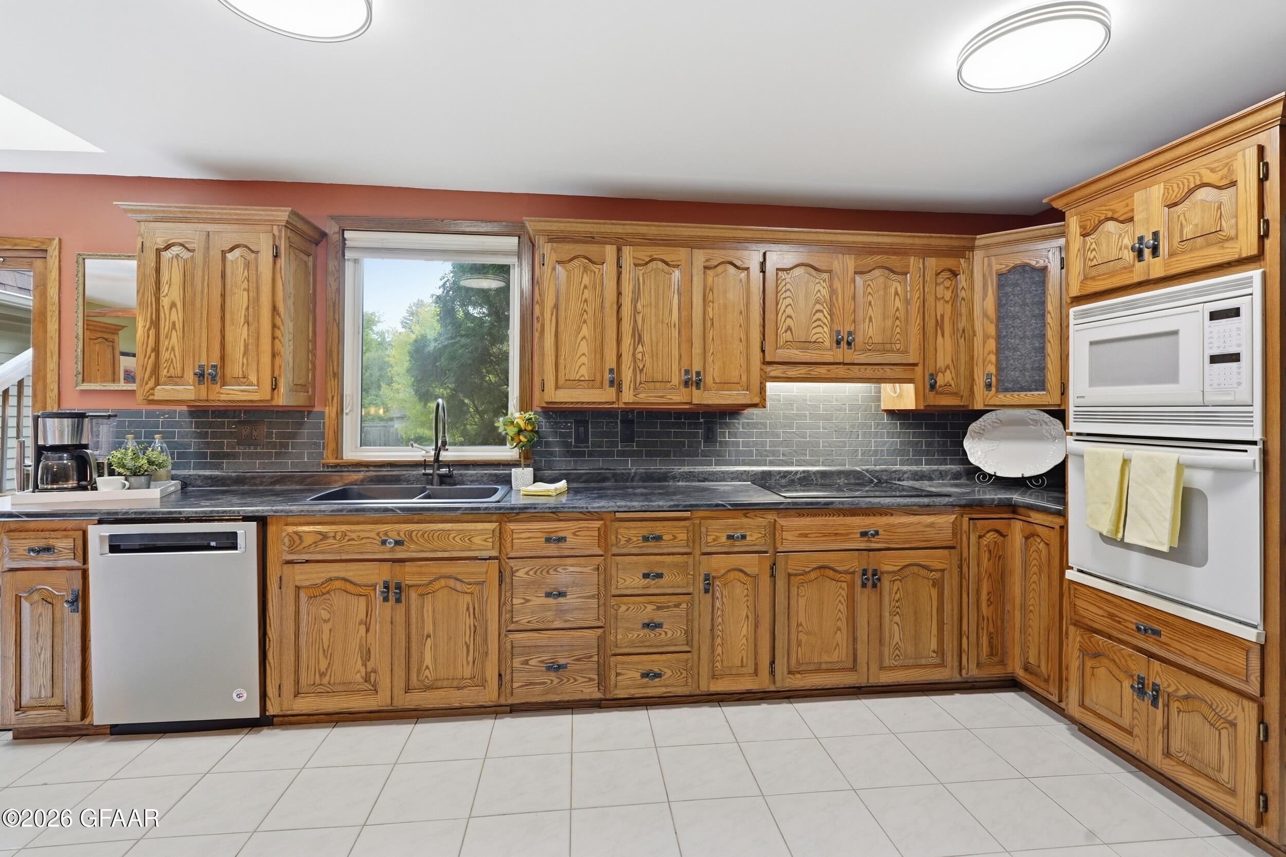 2229 FALLCREEK Court