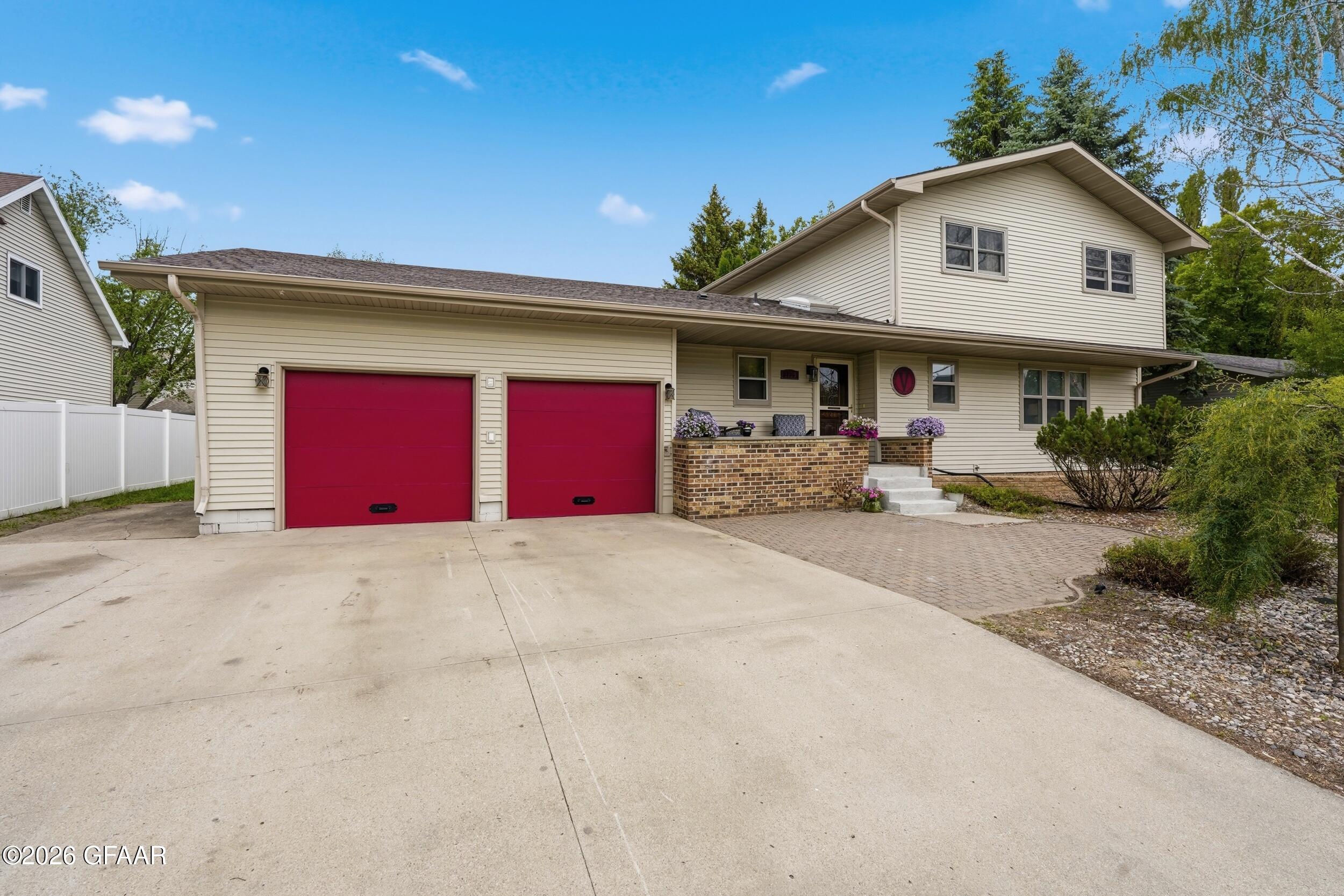 2229 FALLCREEK Court