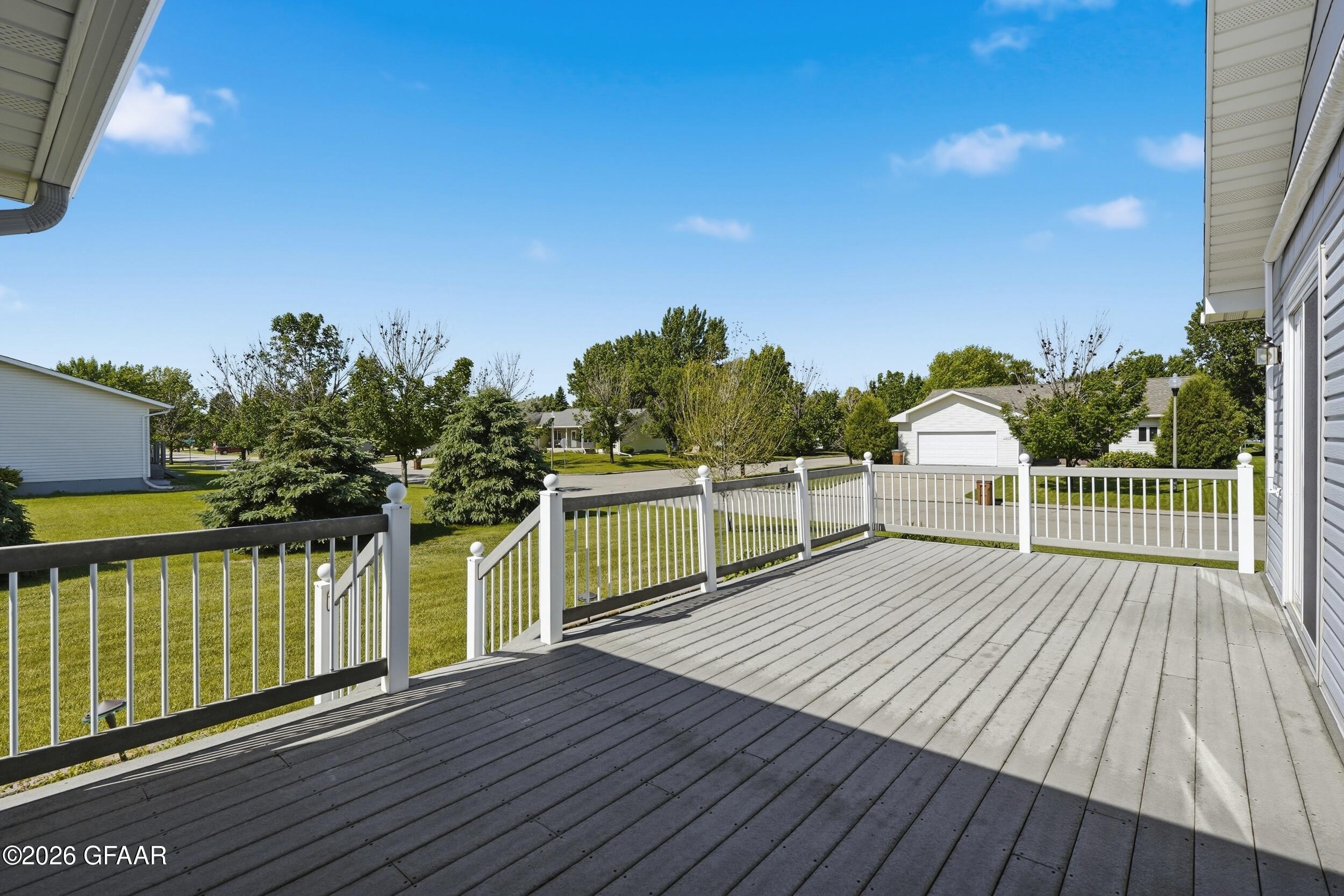 2226 PIONEER Court NW