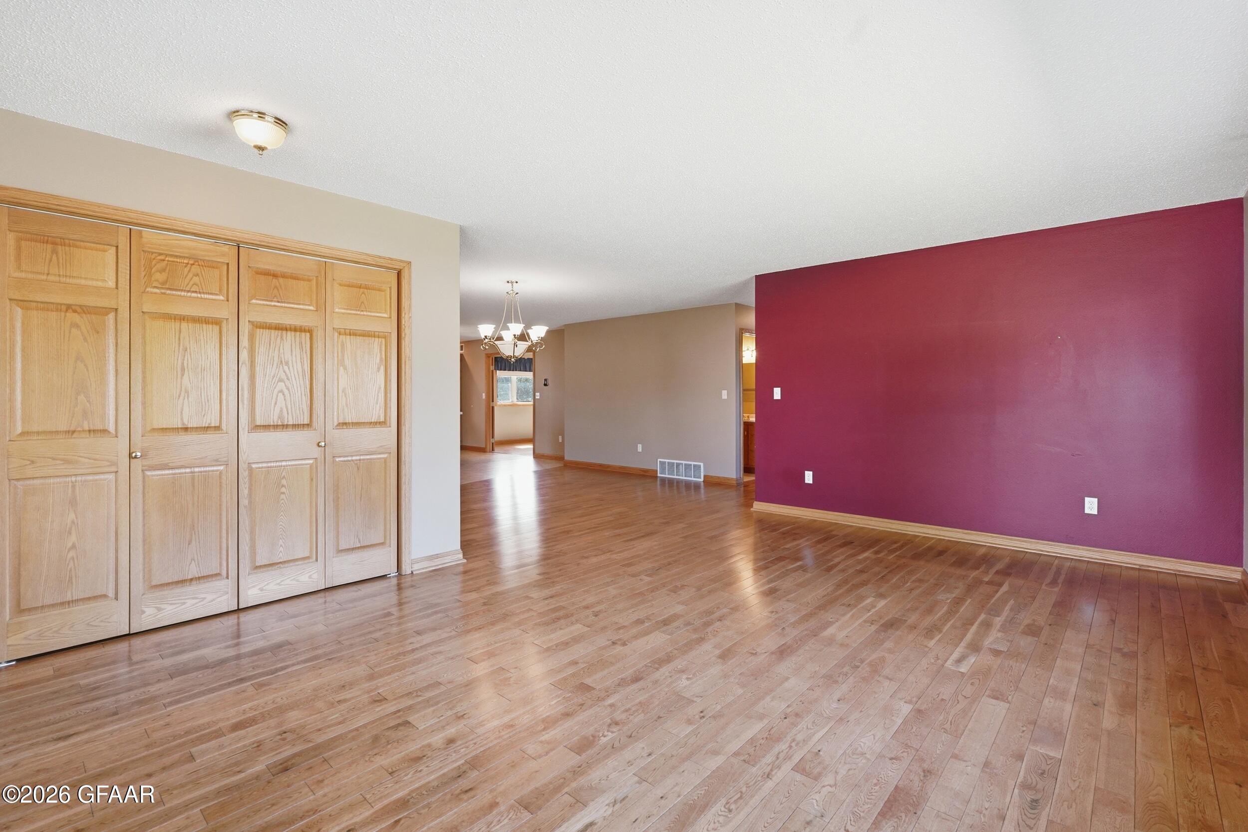 2226 PIONEER Court NW