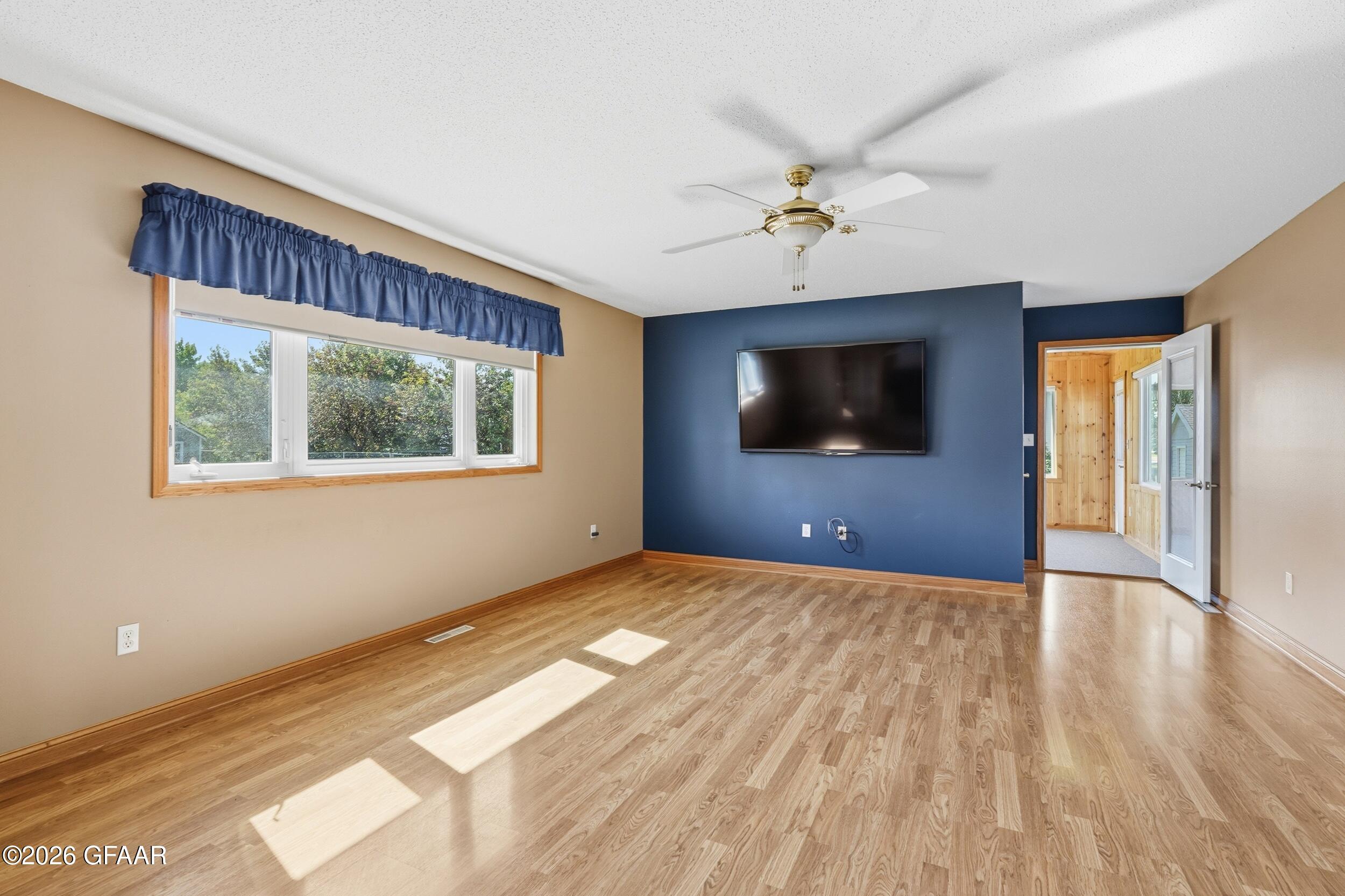 2226 PIONEER Court NW