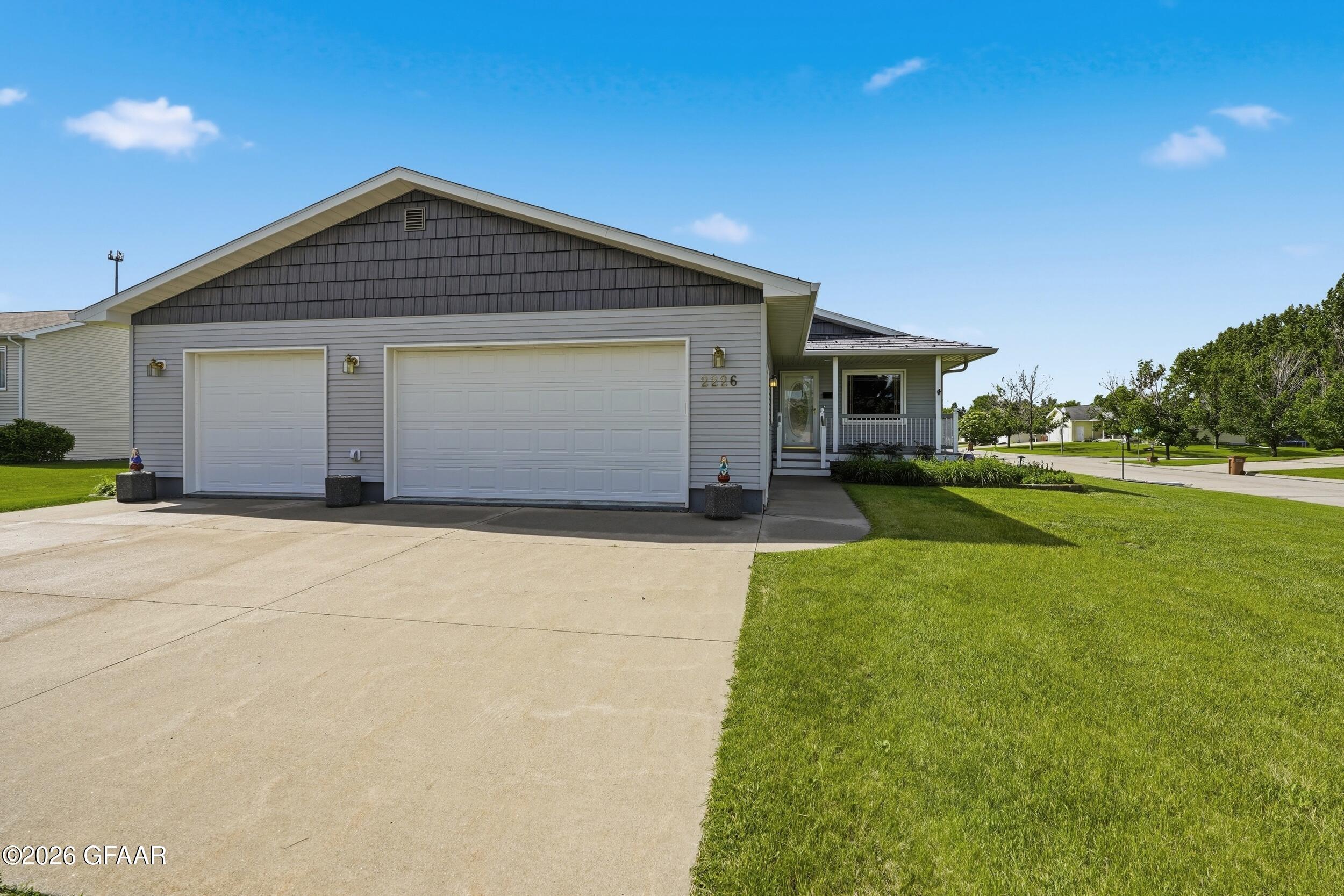 2226 PIONEER Court NW