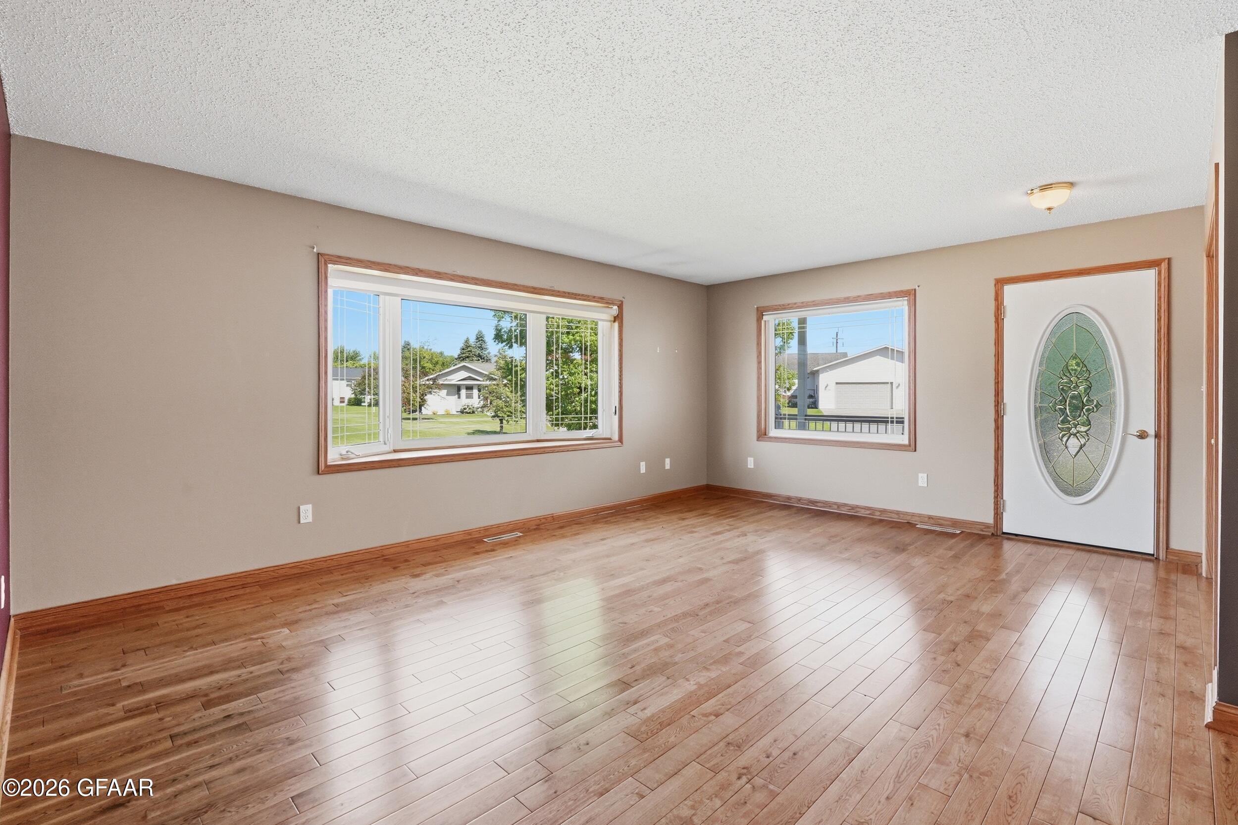 2226 PIONEER Court NW