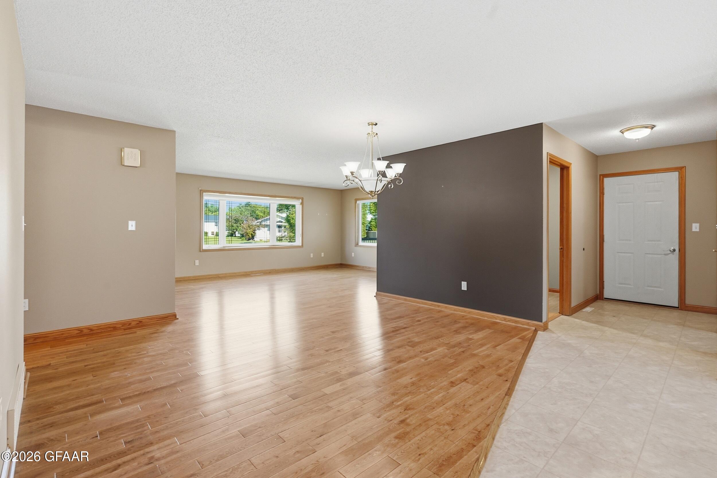 2226 PIONEER Court NW