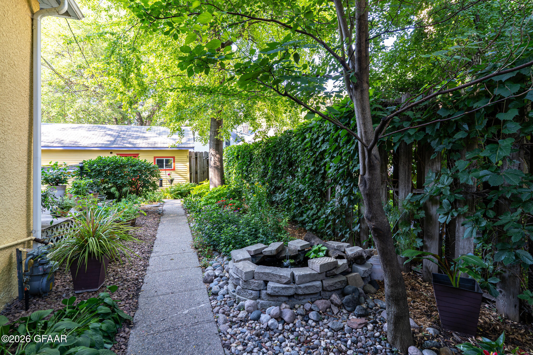 412 6TH Street