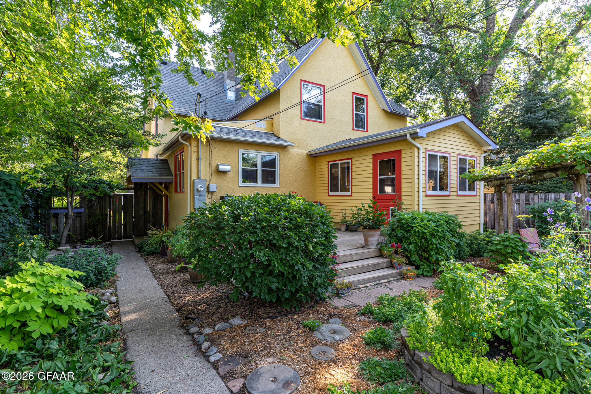 412 6TH Street