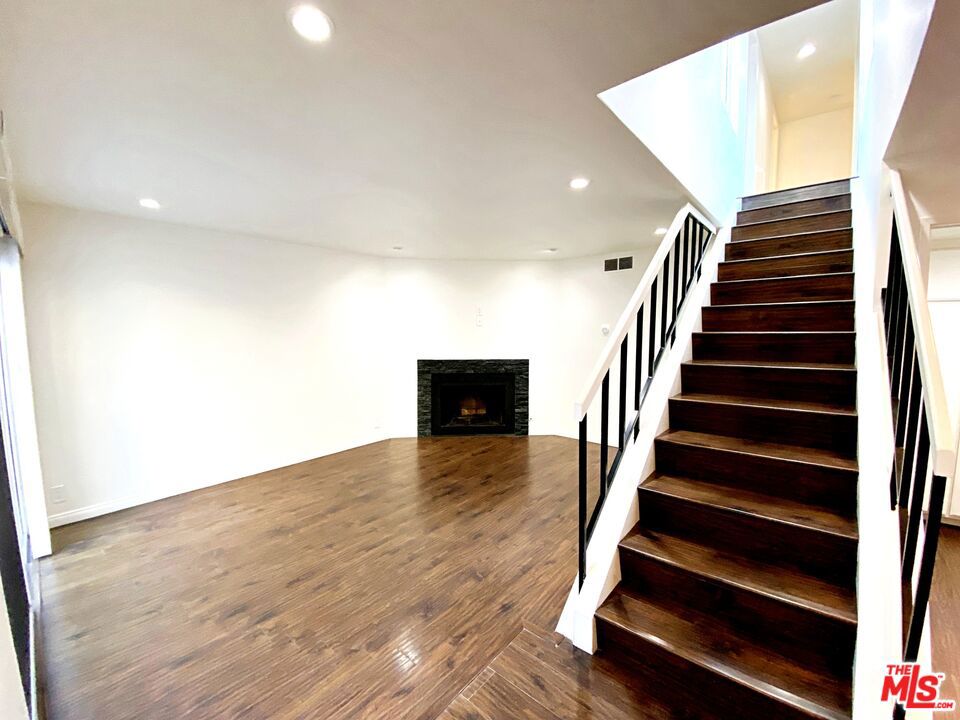 18411 Hatteras Street Unit: 244