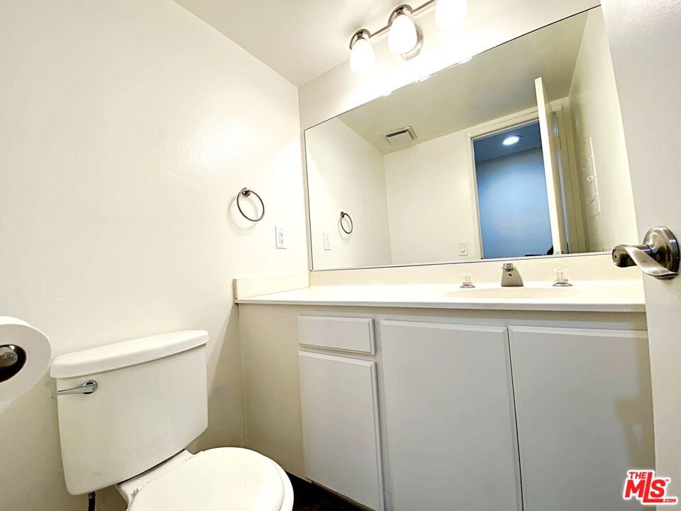 18411 Hatteras Street Unit: 244