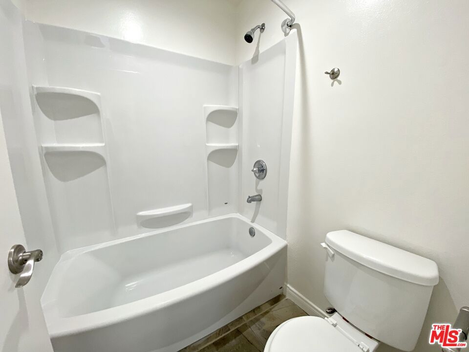 18411 Hatteras Street Unit: 244