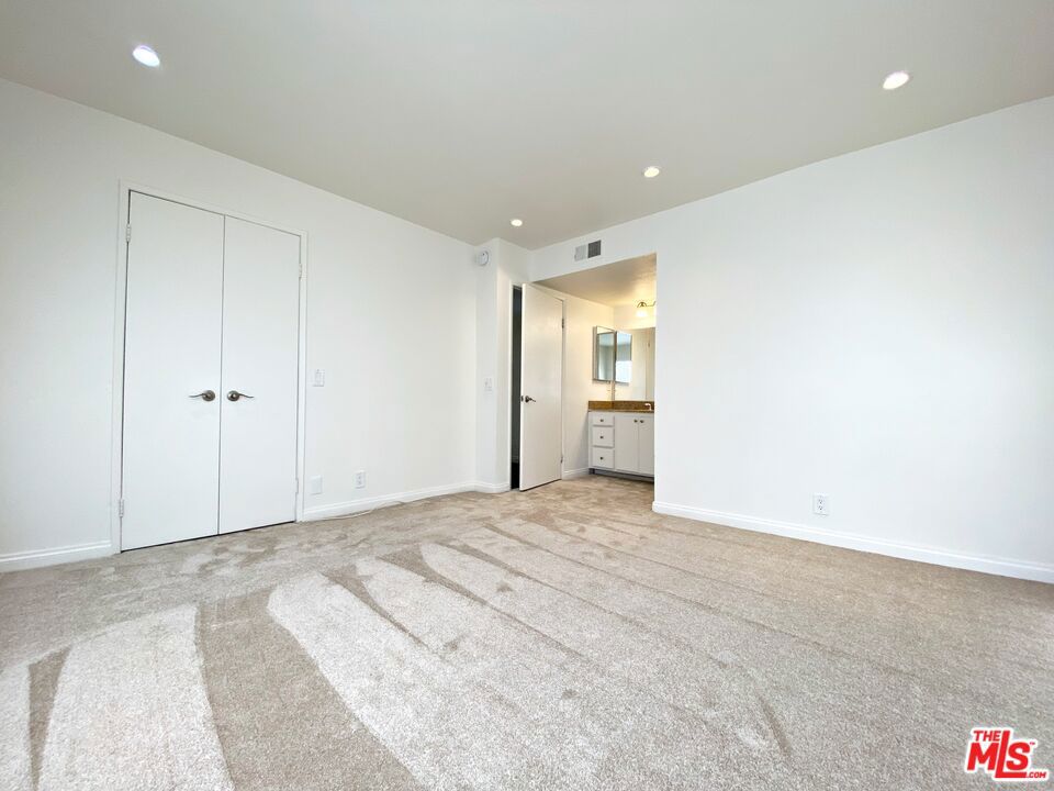 18411 Hatteras Street Unit: 244