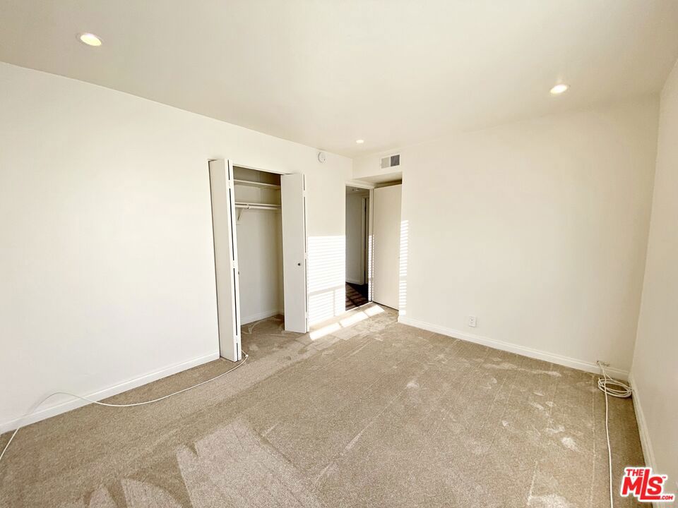 18411 Hatteras Street Unit: 244