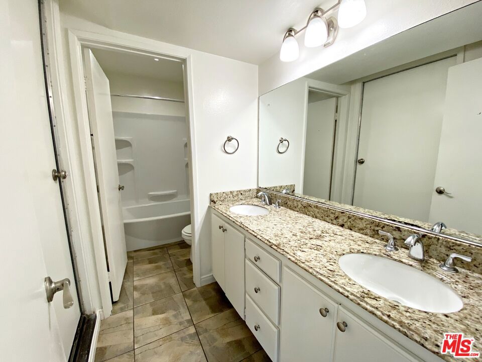 18411 Hatteras Street Unit: 244