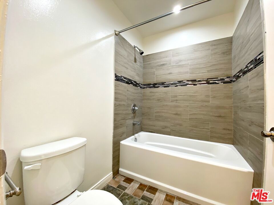 18411 Hatteras Street Unit: 244