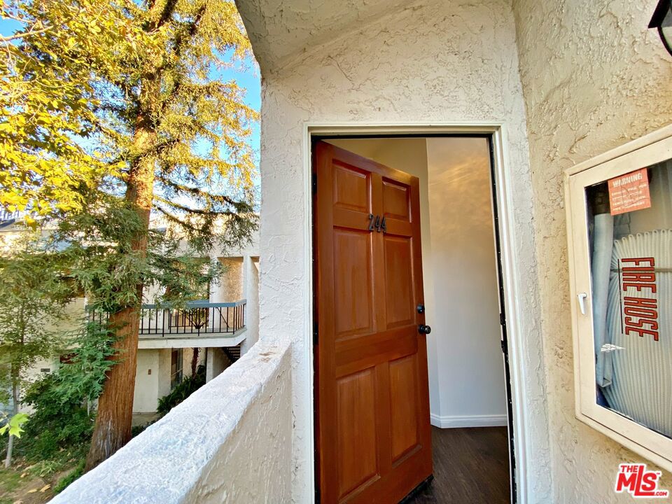 18411 Hatteras Street Unit: 244